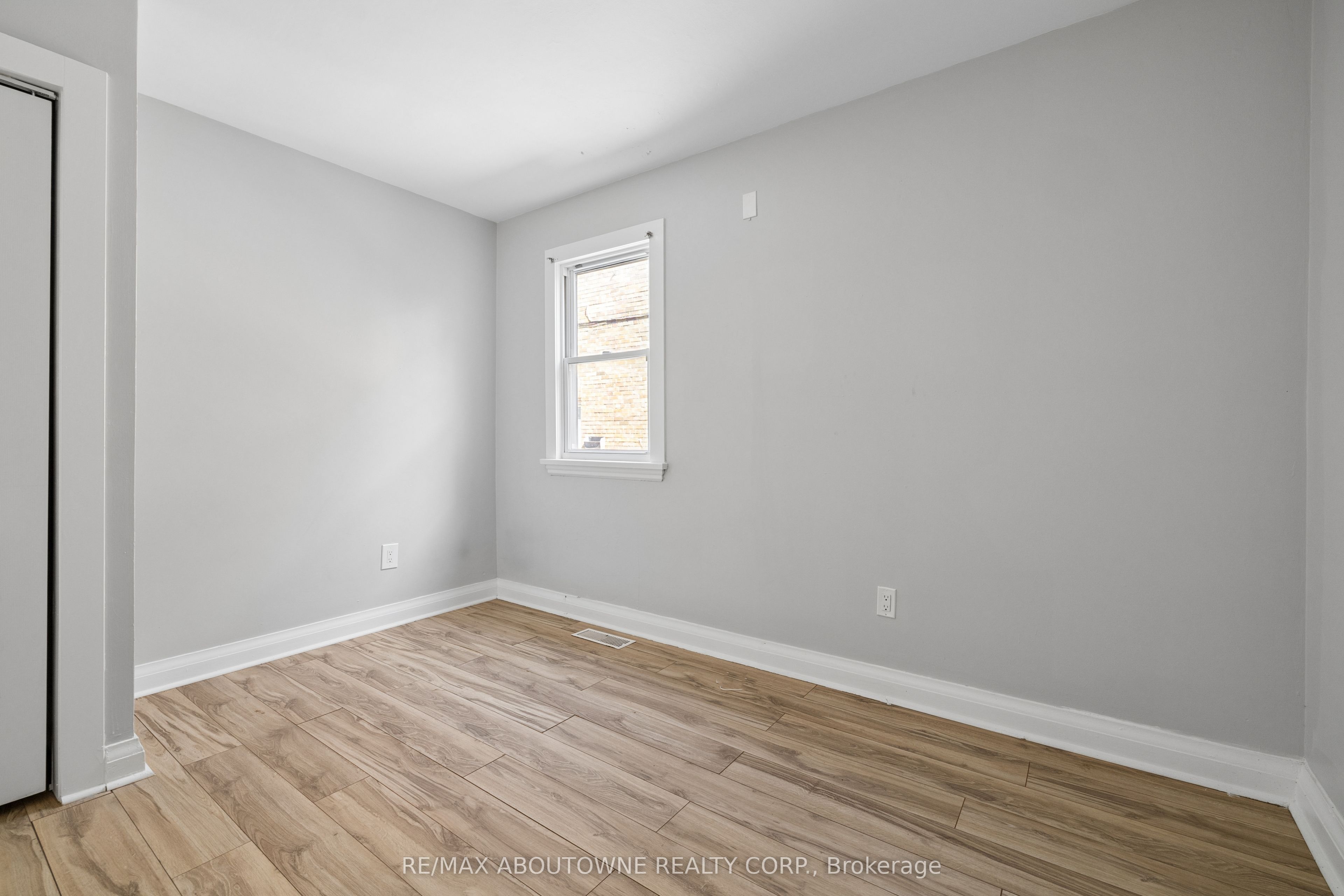 92 Lake Street Property Photo 22