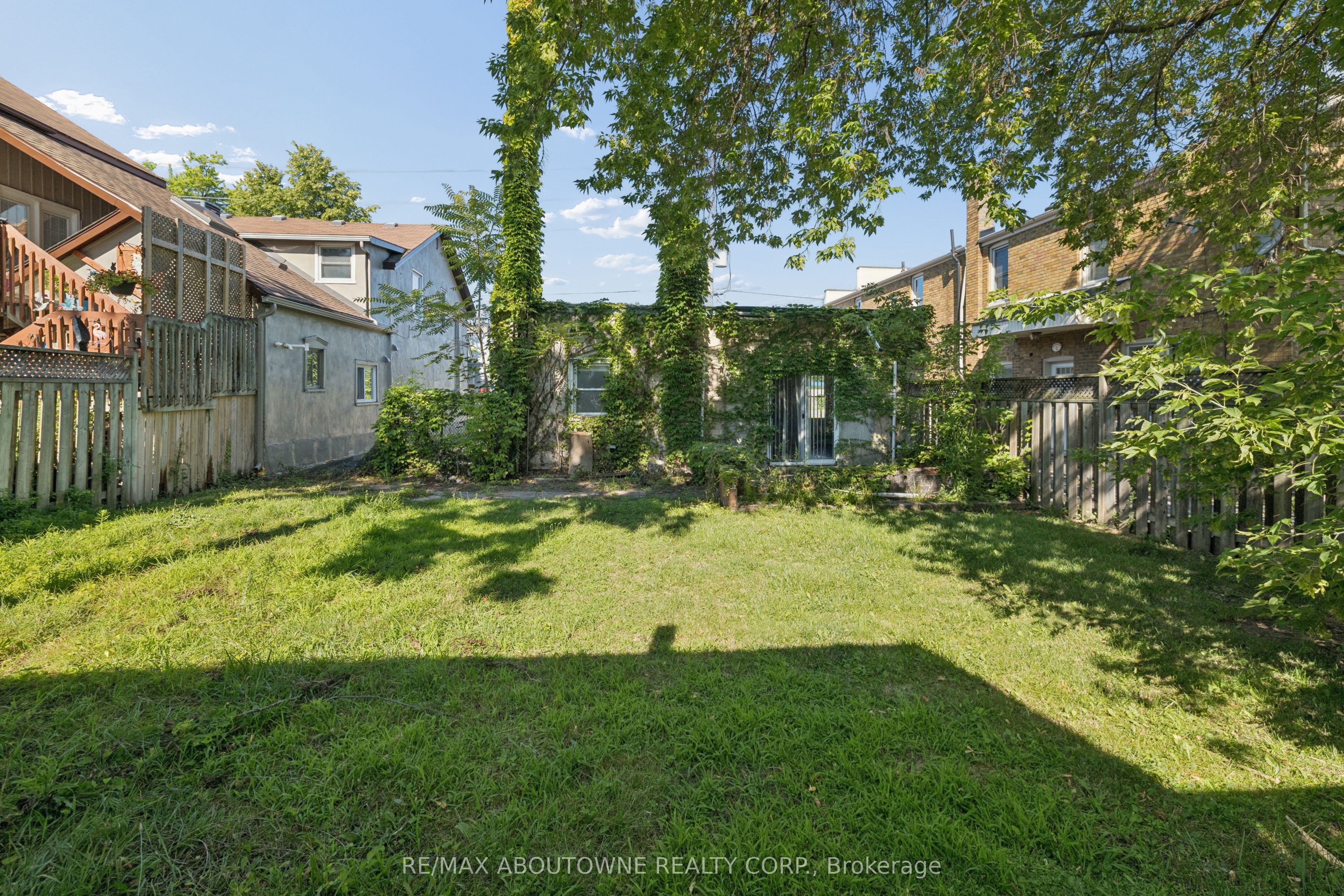 92 Lake Street Property Photo 30