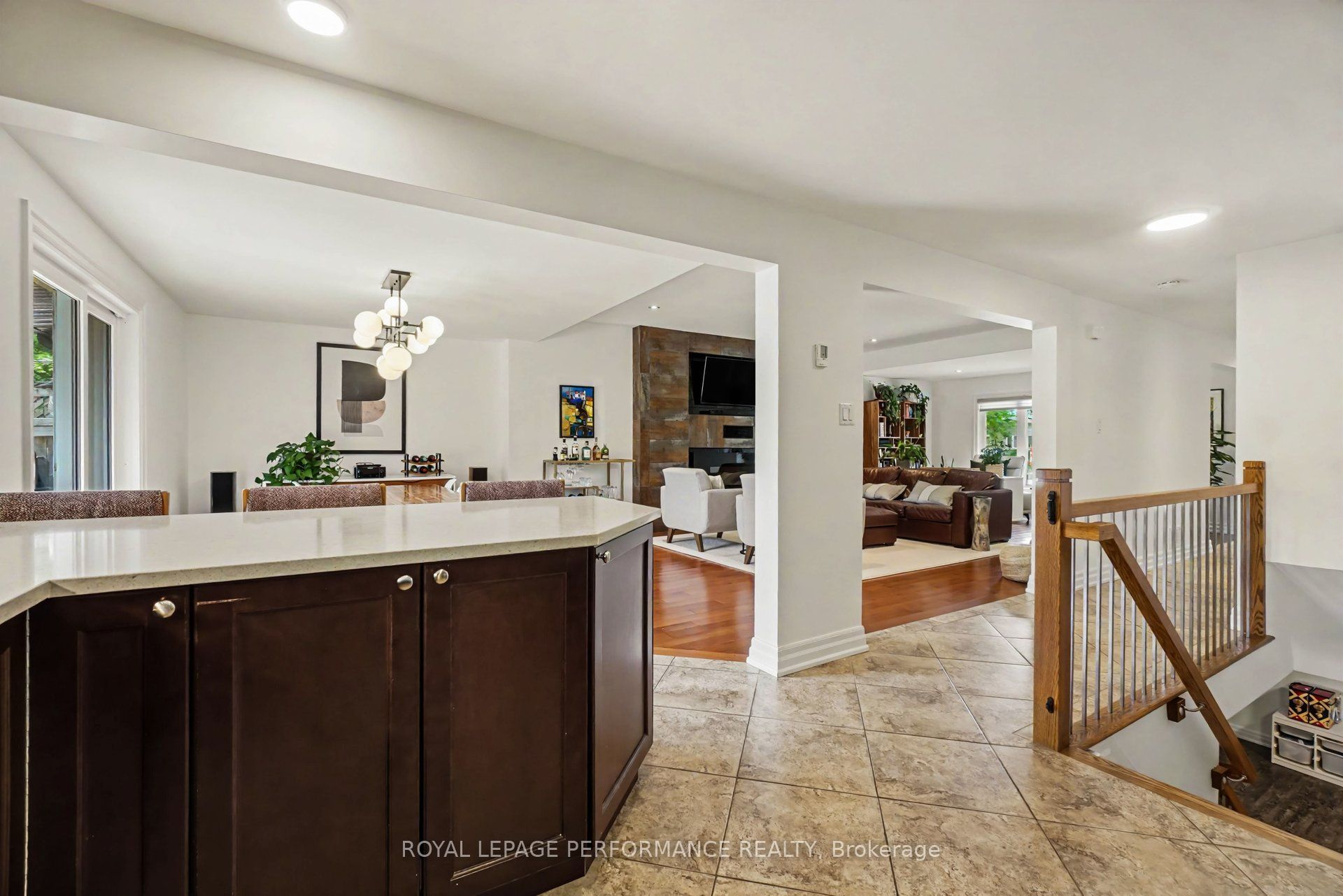 2061 Cabot Street Property Photo 11