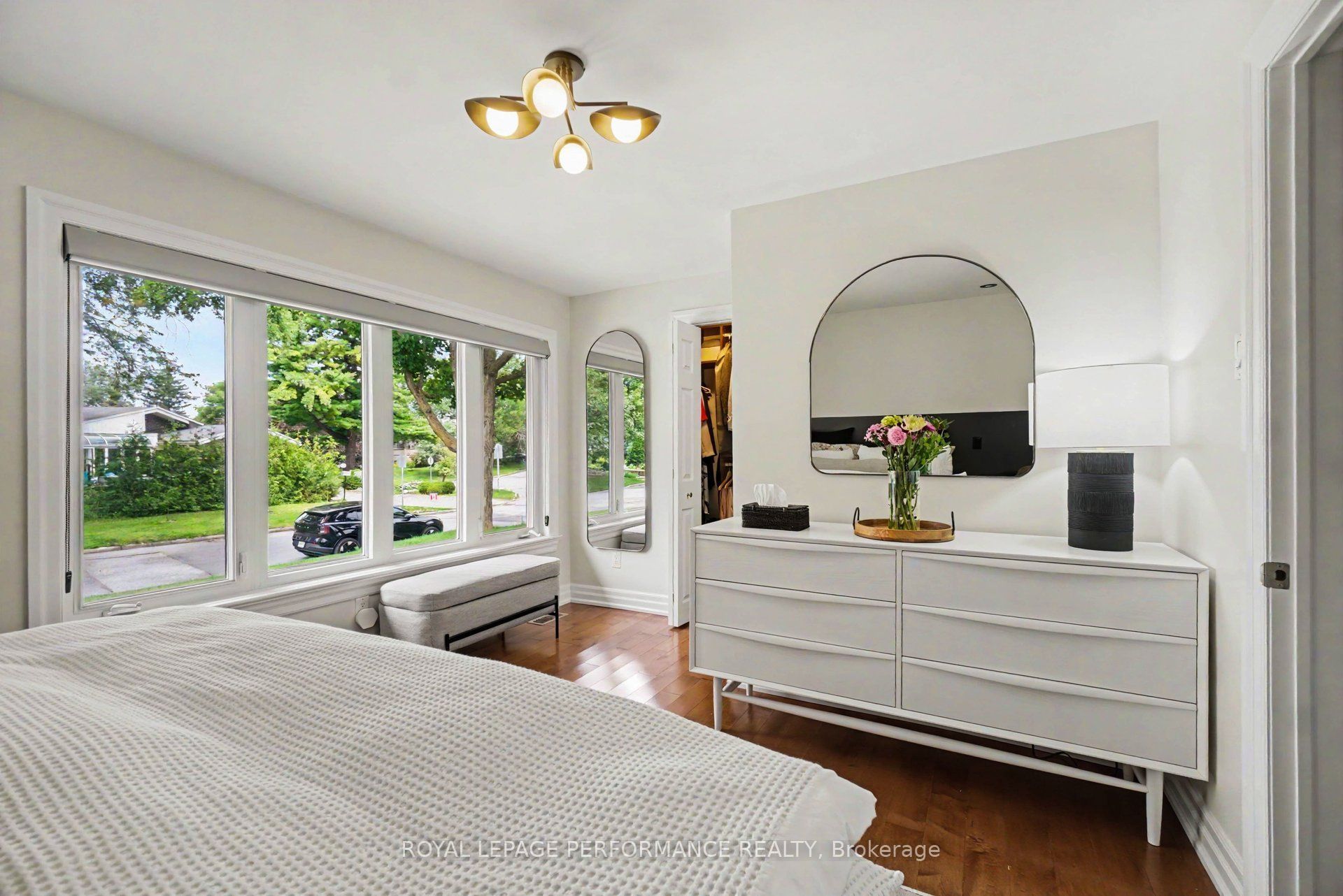 2061 Cabot Street Property Photo 15