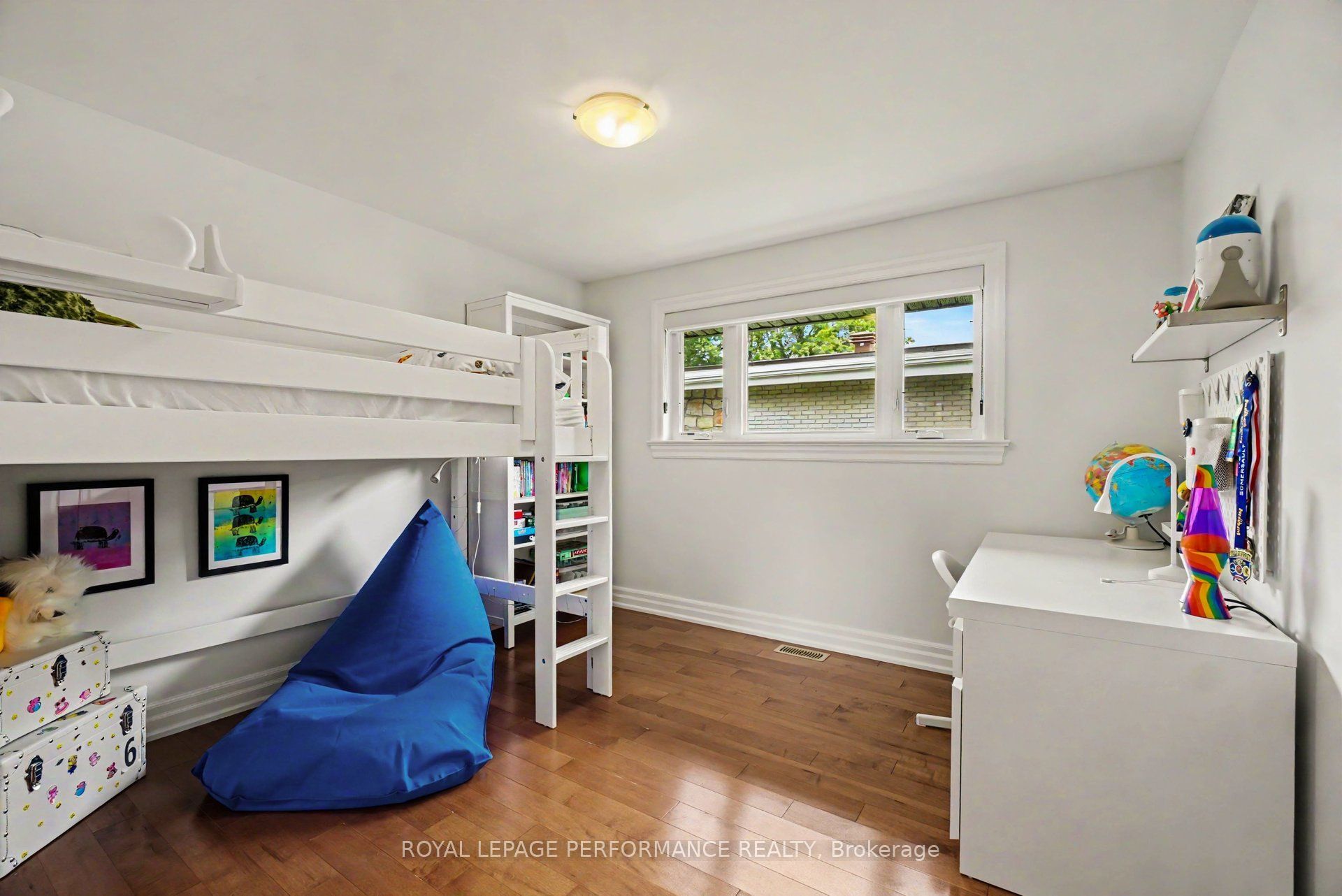 2061 Cabot Street Property Photo 20