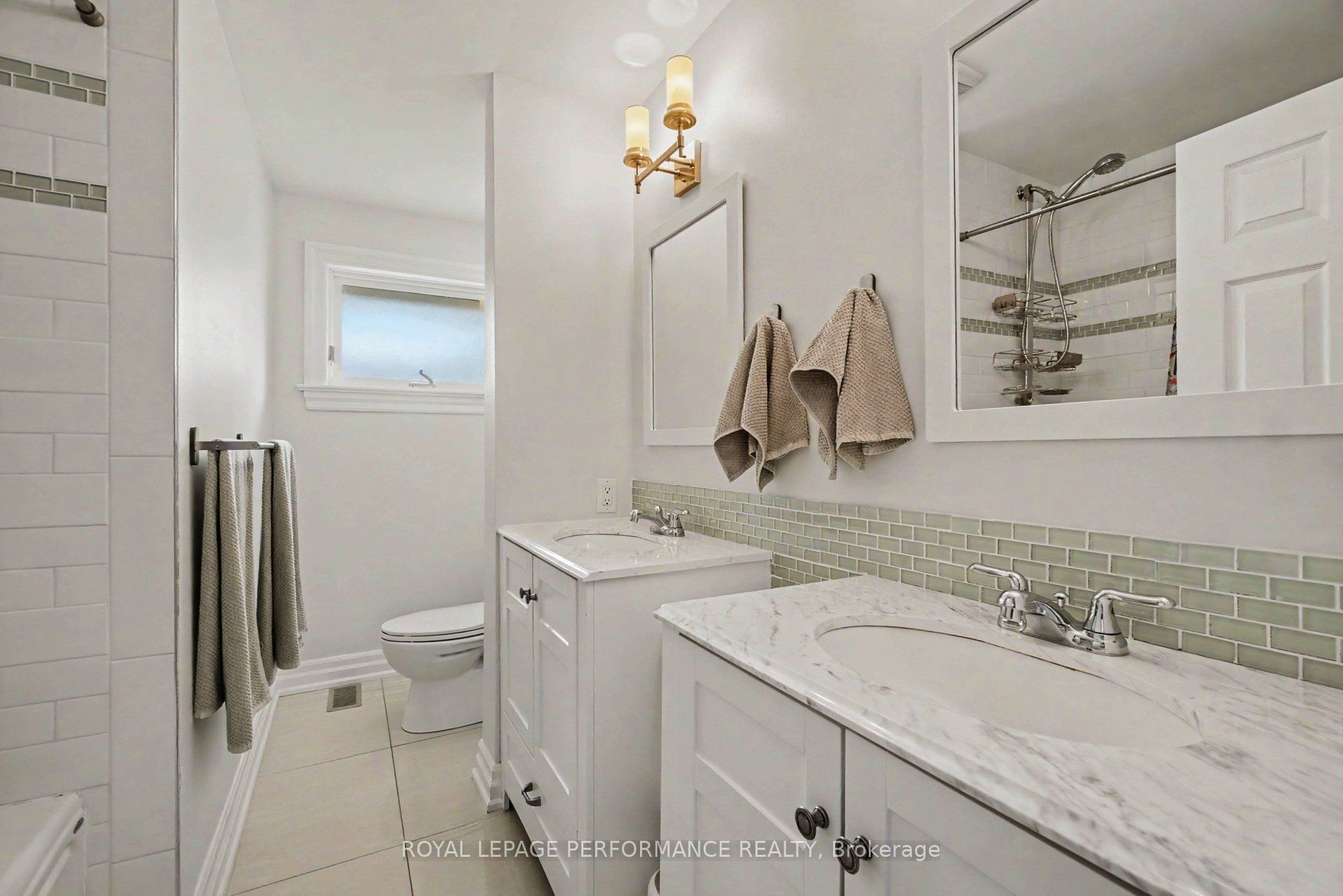 2061 Cabot Street Property Photo 21