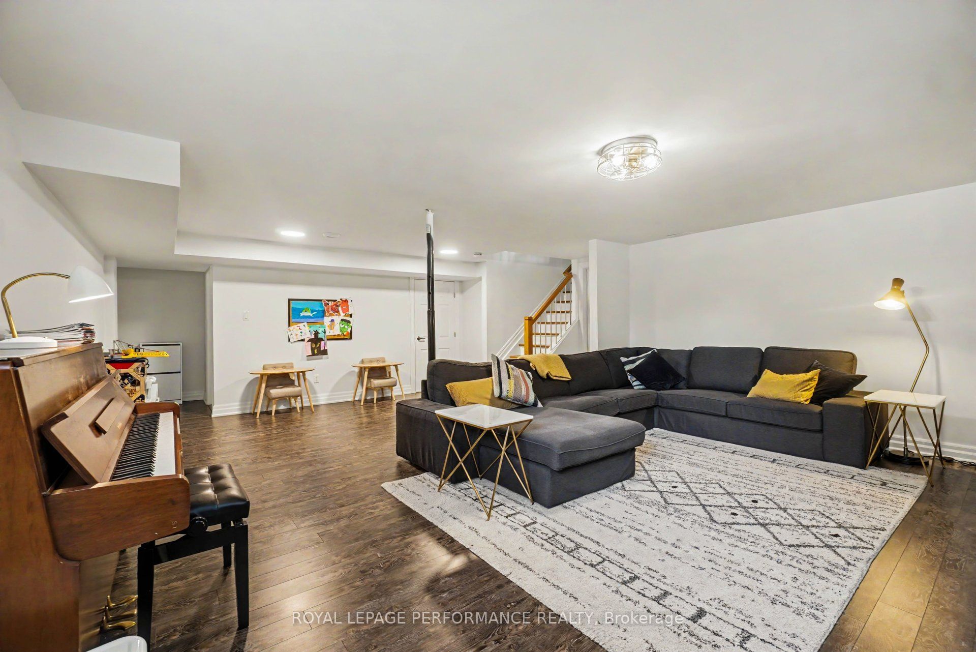 2061 Cabot Street Property Photo 22