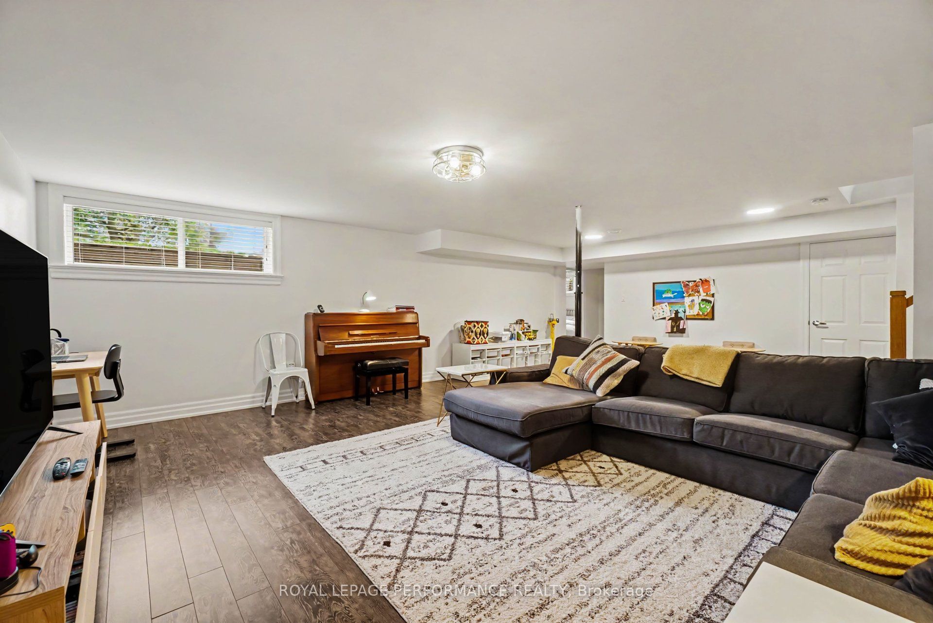 2061 Cabot Street Property Photo 23