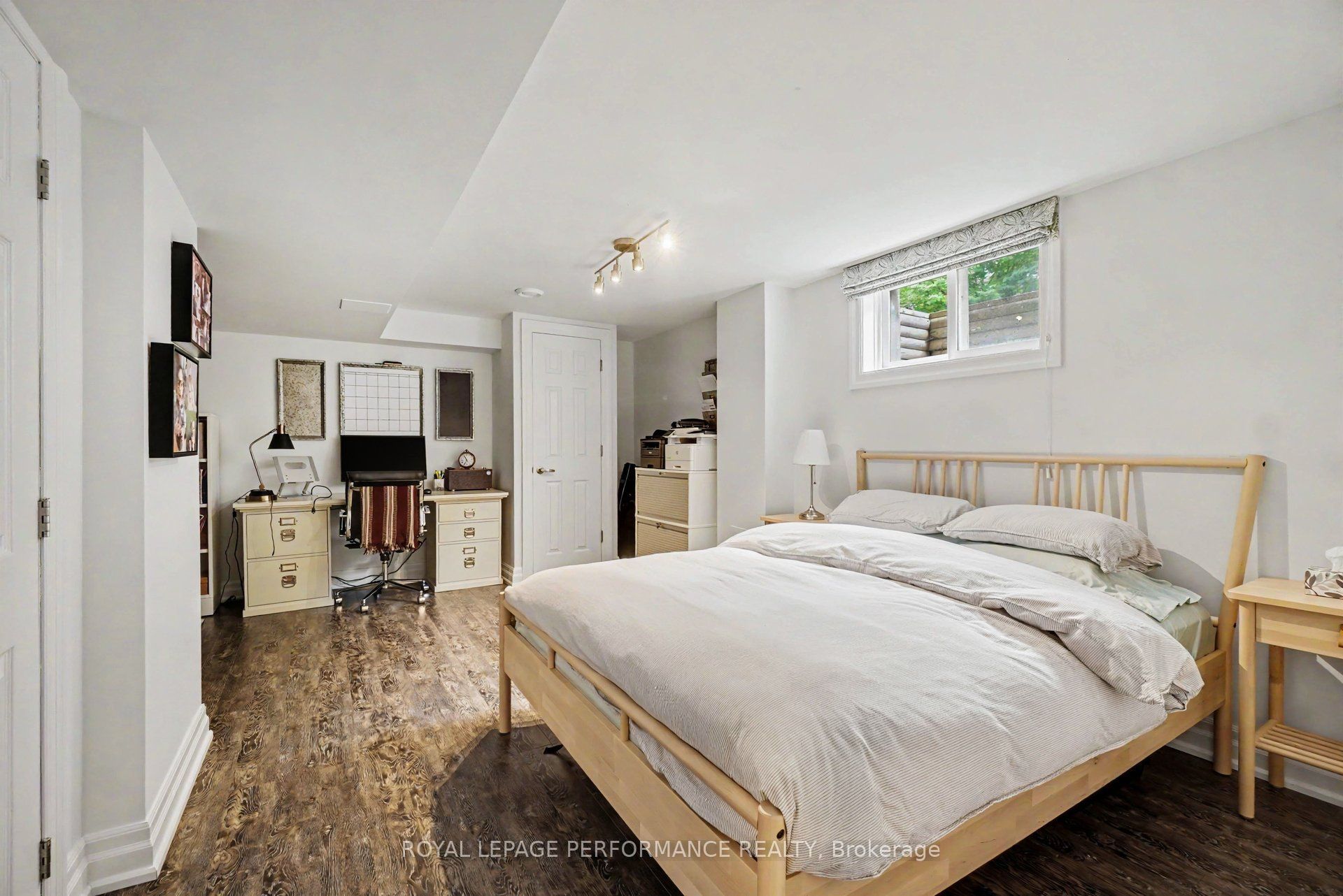 2061 Cabot Street Property Photo 25