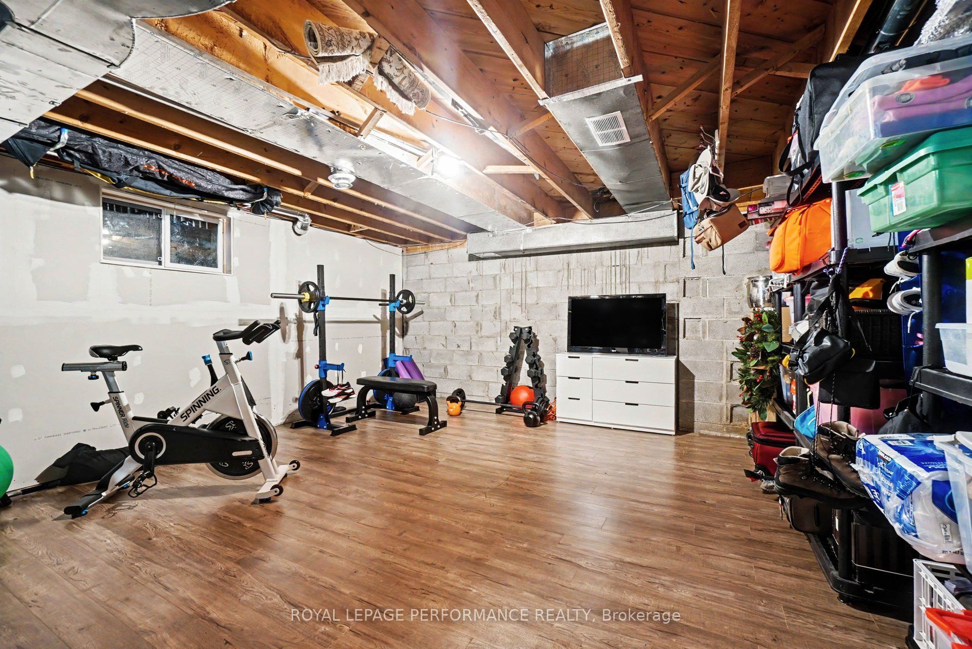 2061 Cabot Street Property Photo 31