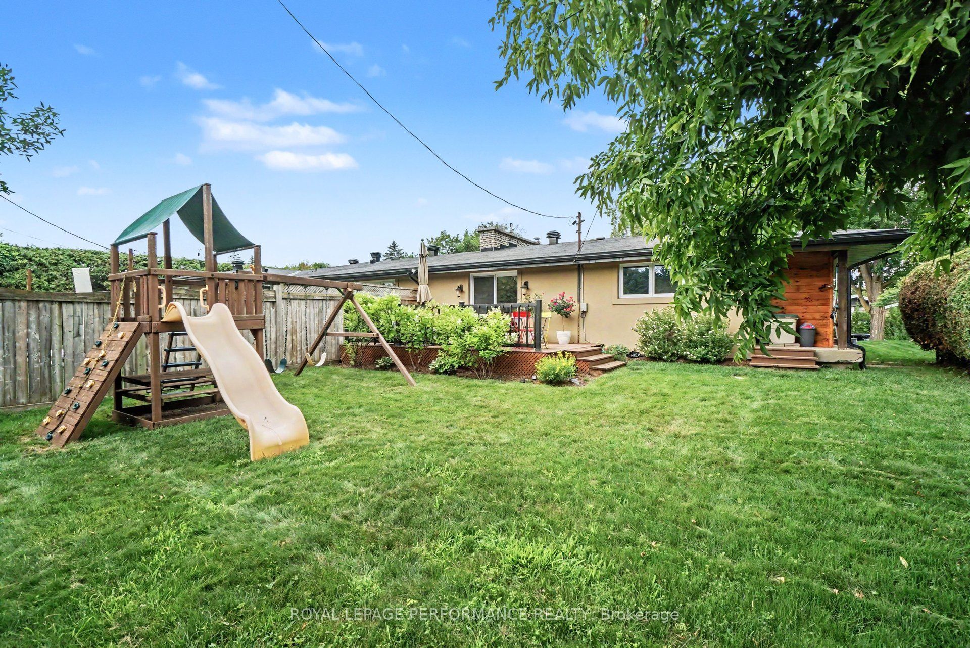 2061 Cabot Street Property Photo 35