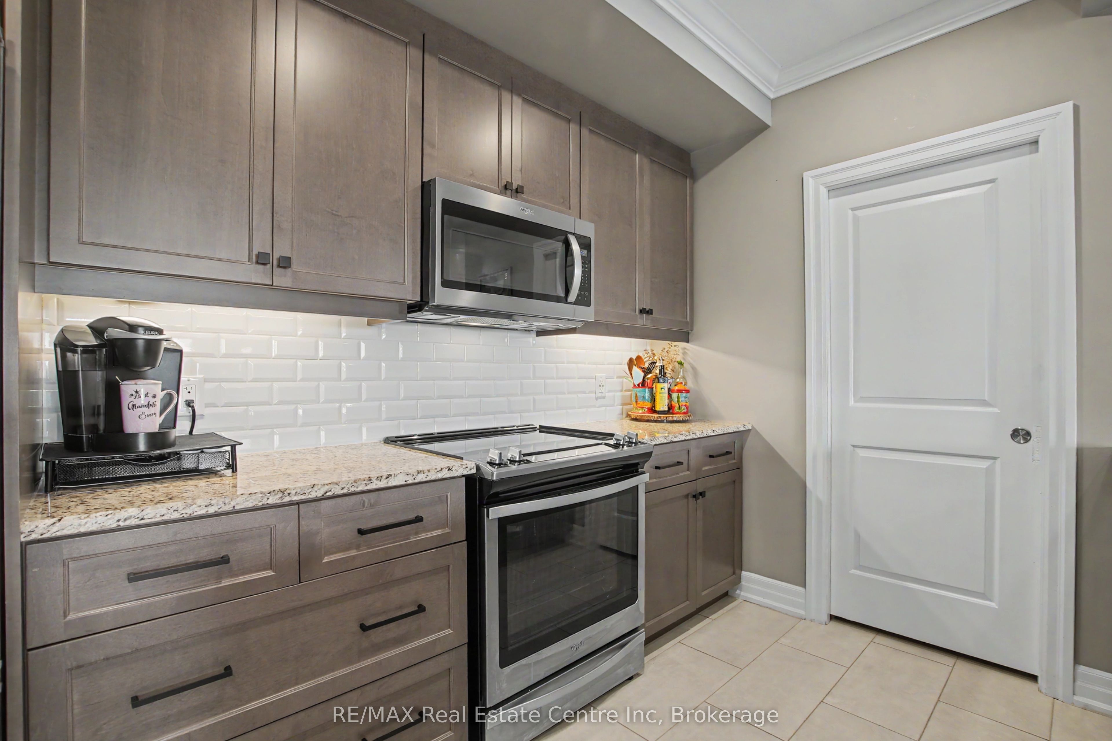 1878 Gordon Street 401 Property Photo 8