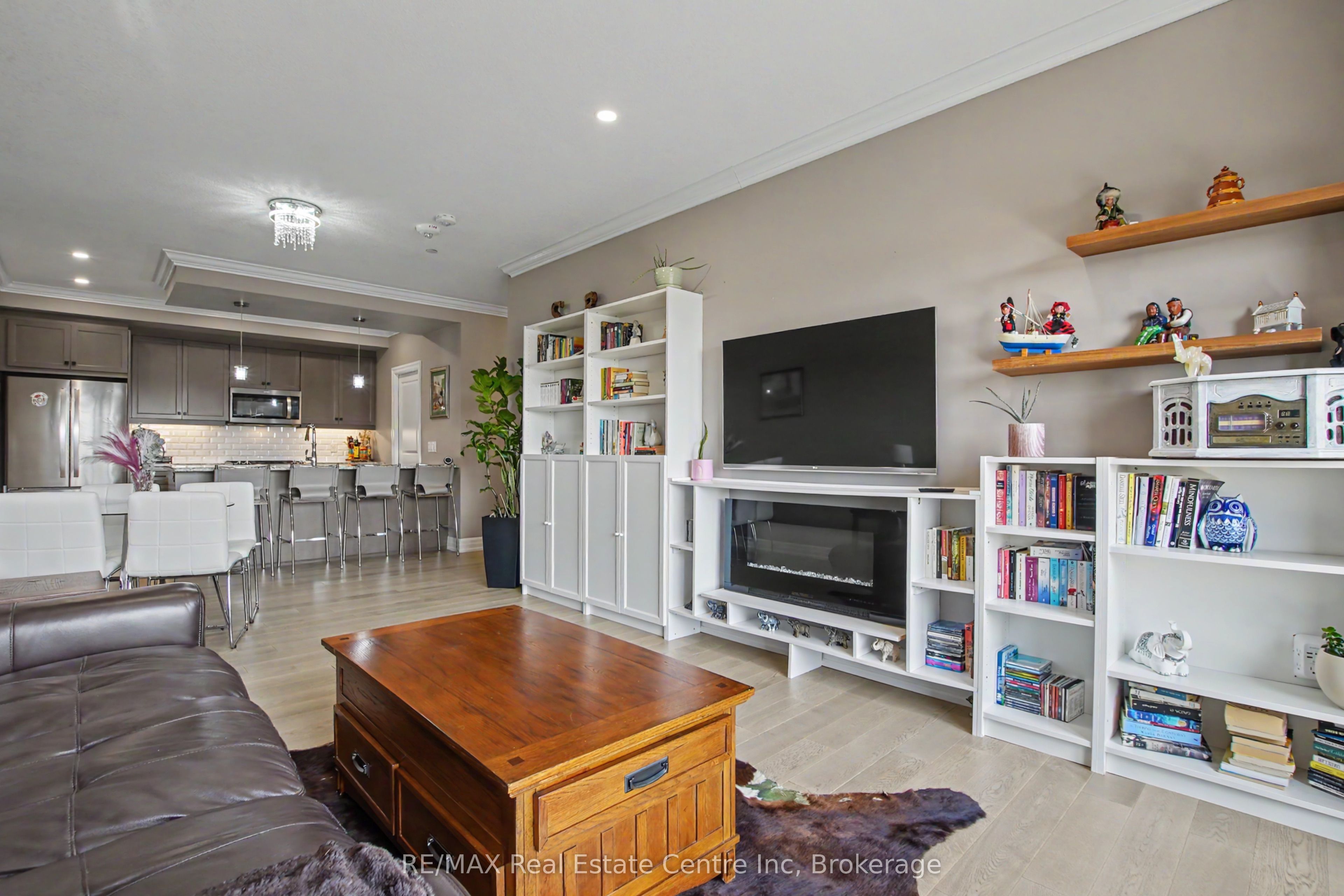 1878 Gordon Street 401 Property Photo 14