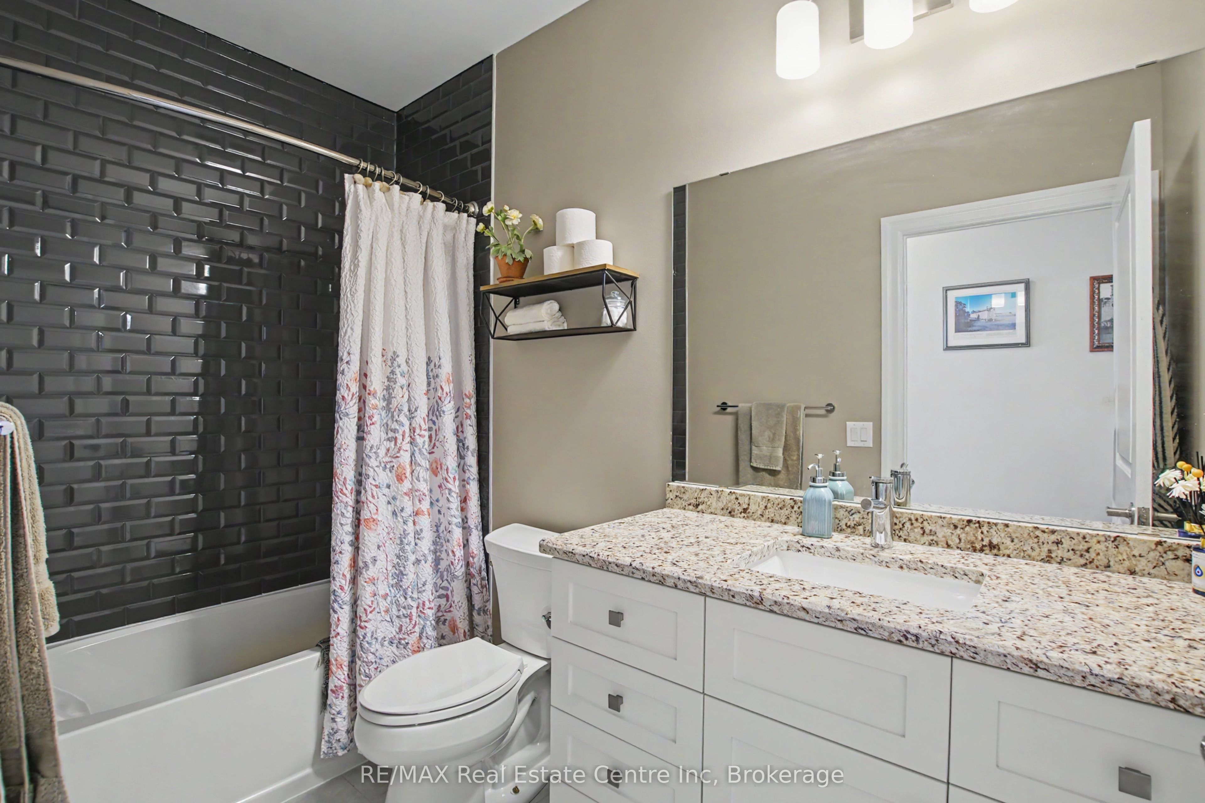 1878 Gordon Street 401 Property Photo 16