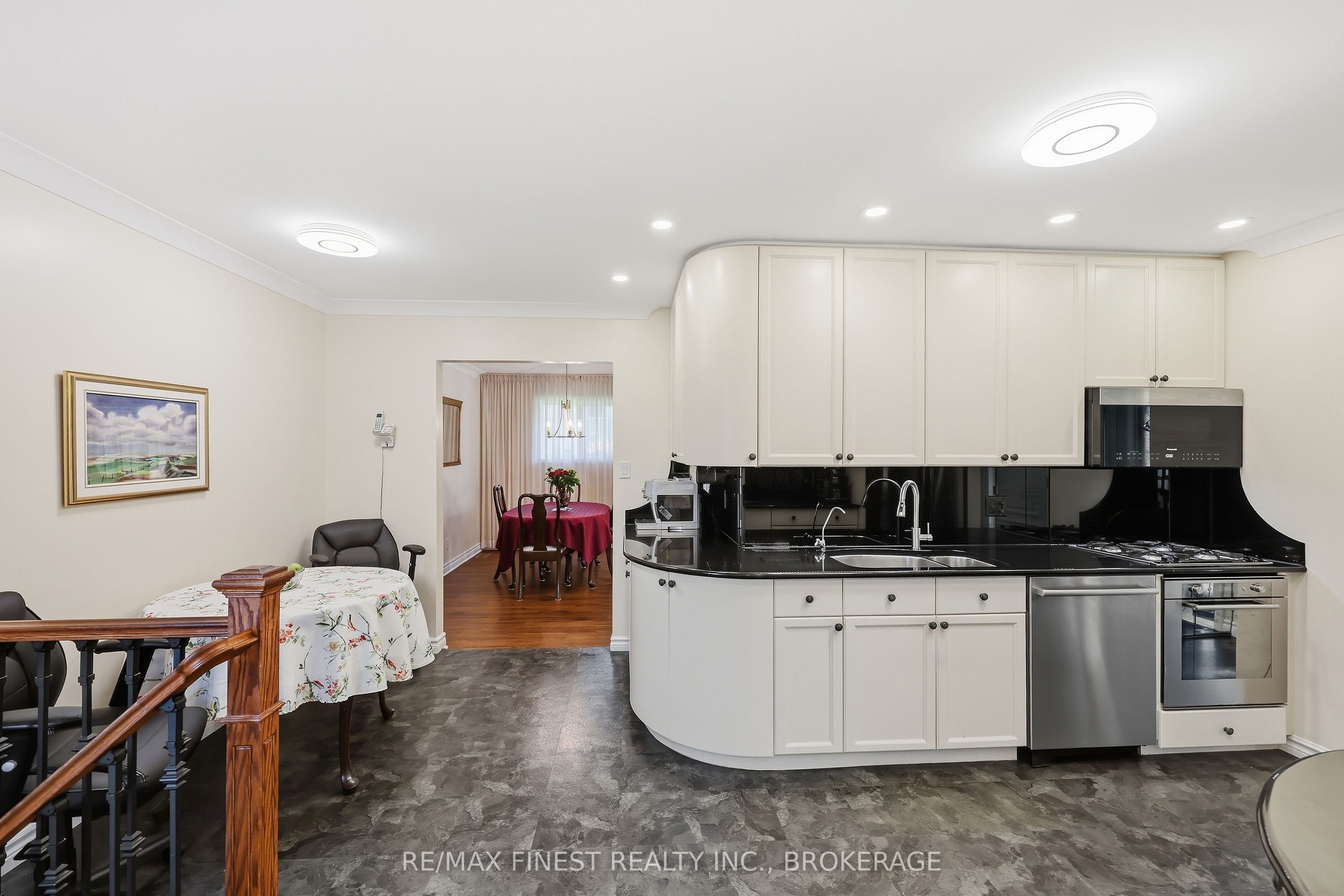 935 Brodie Avenue Property Photo 25