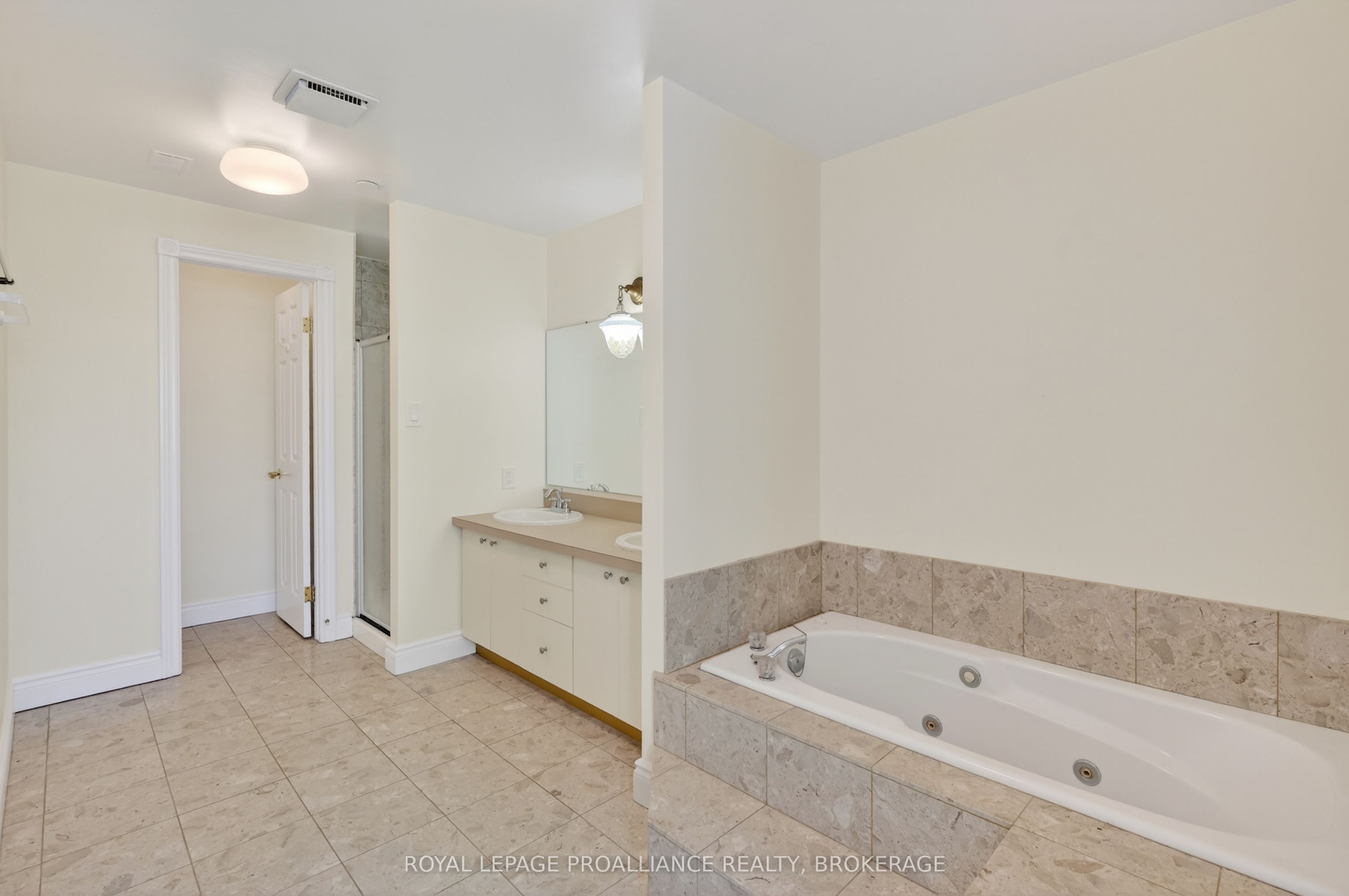 20 Gore Street 402 Property Photo 29