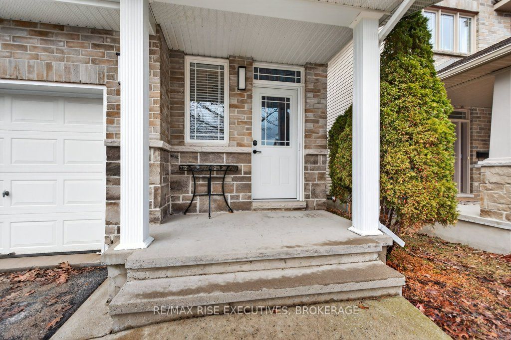 1543 Providence Crescent Property Photo 5