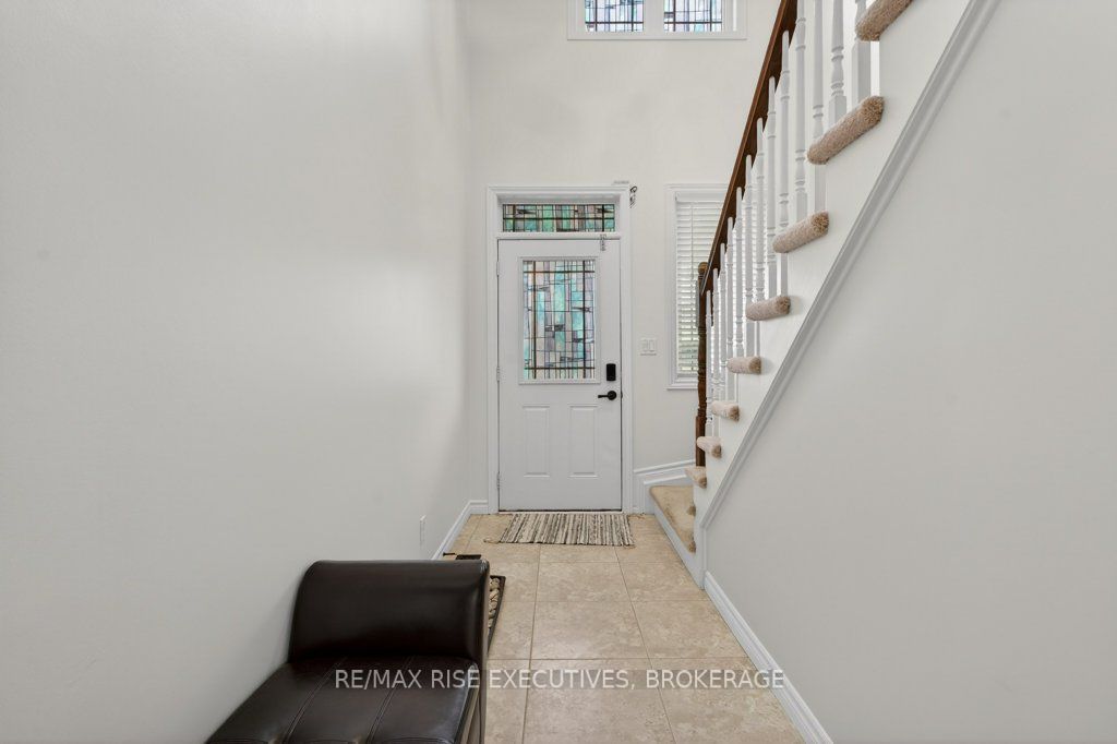 1543 Providence Crescent Property Photo 6