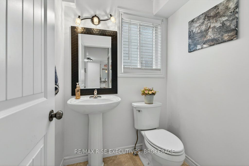 1543 Providence Crescent Property Photo 18