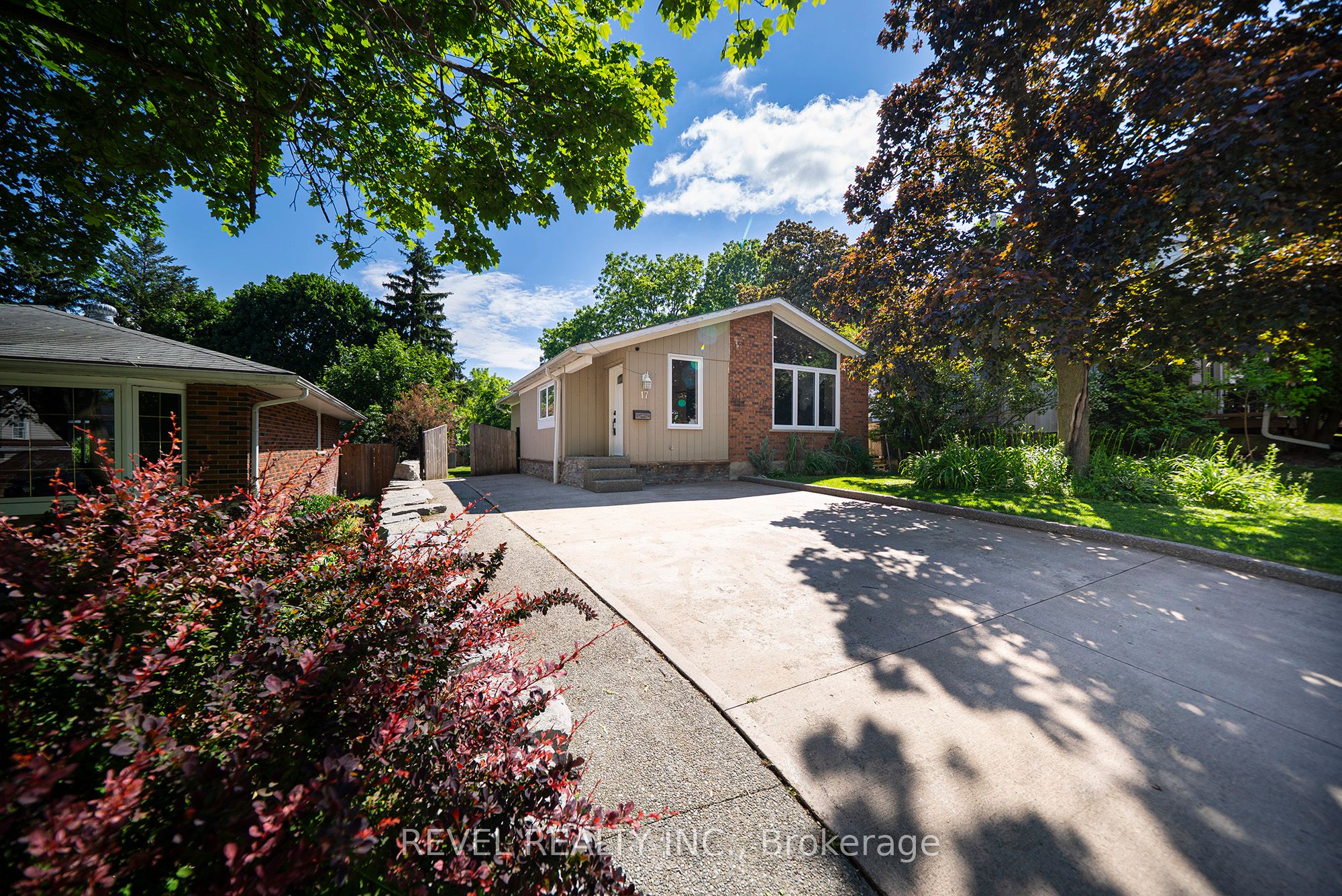 17 Flynn Avenue Property Photo 1