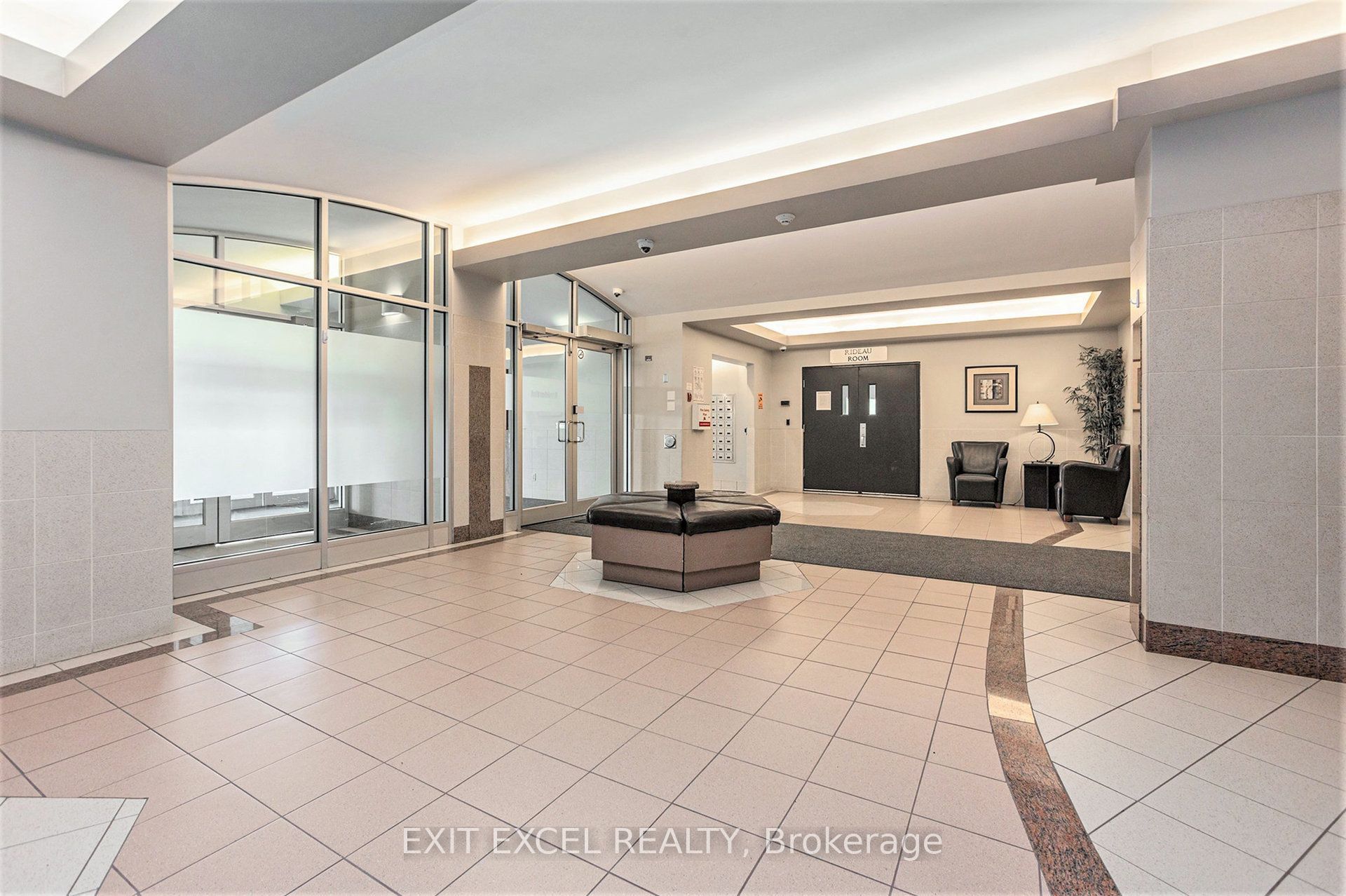 900 Dynes Road 1701 Property Photo 2