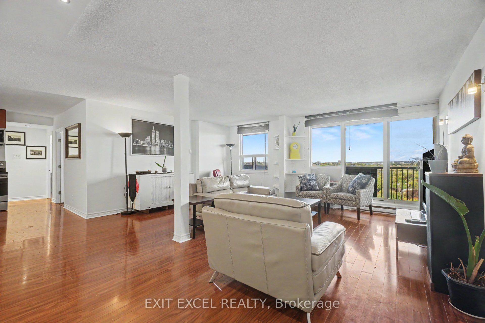 900 Dynes Road 1701 Property Photo 3