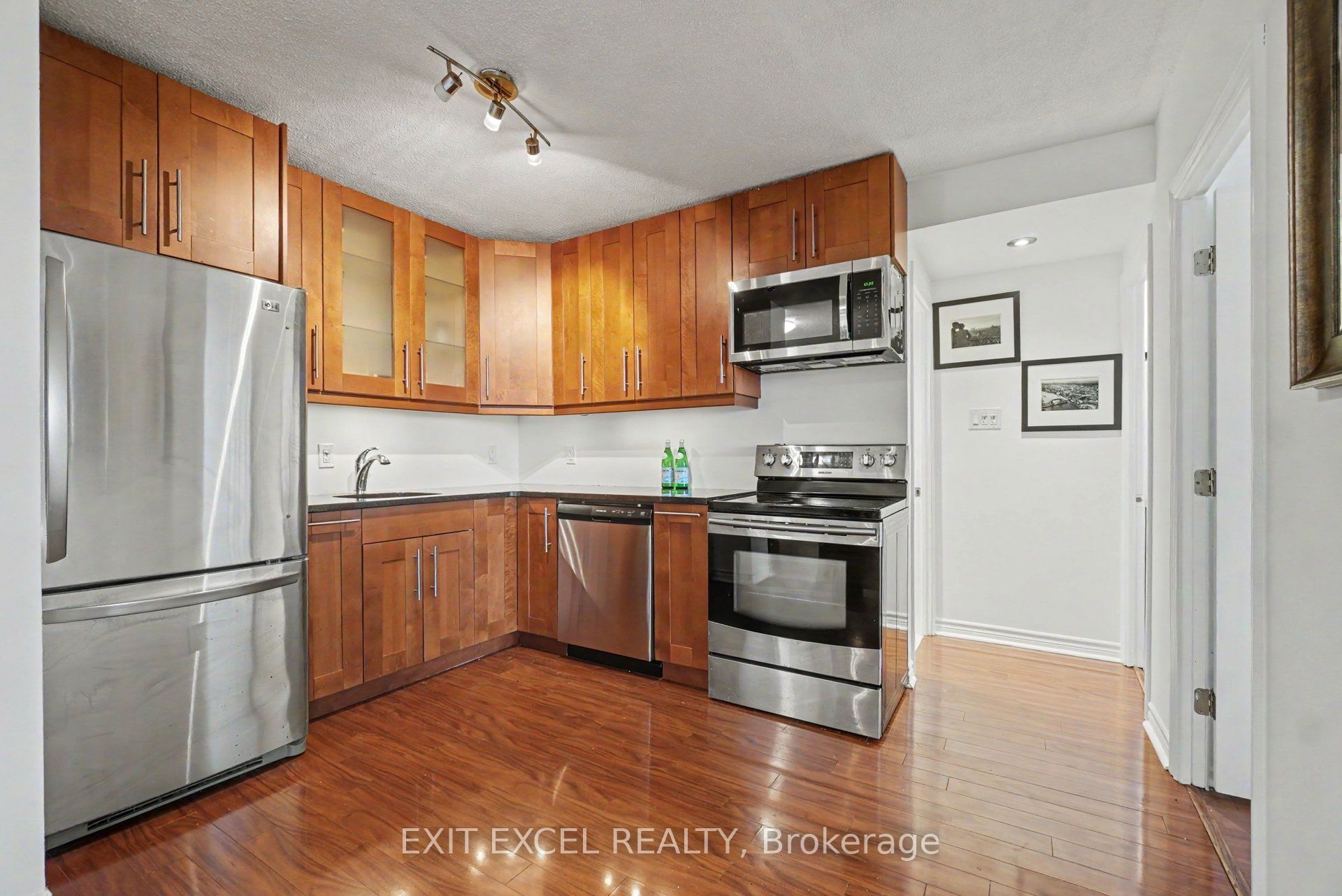 900 Dynes Road 1701 Property Photo 5