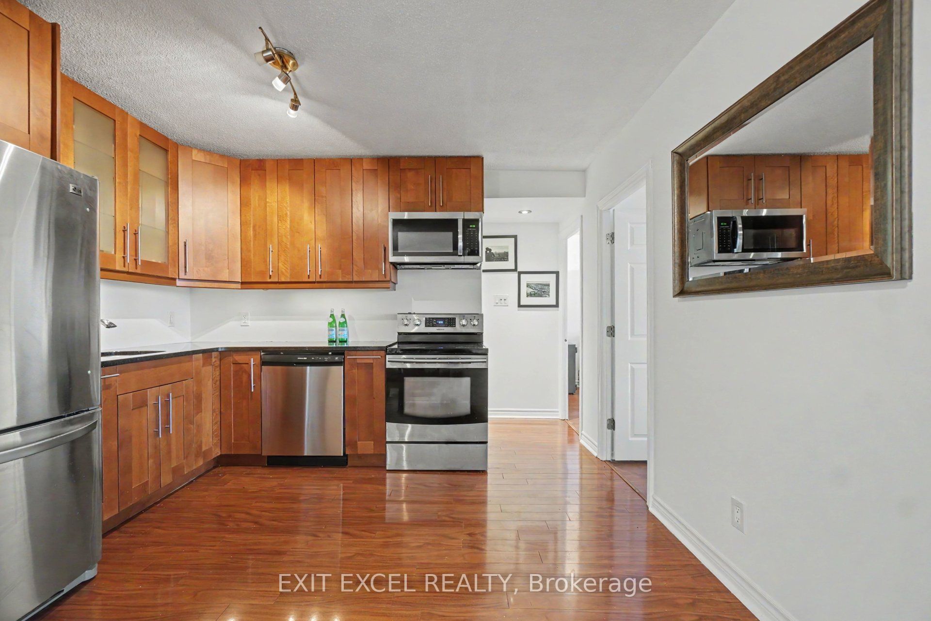 900 Dynes Road 1701 Property Photo 6