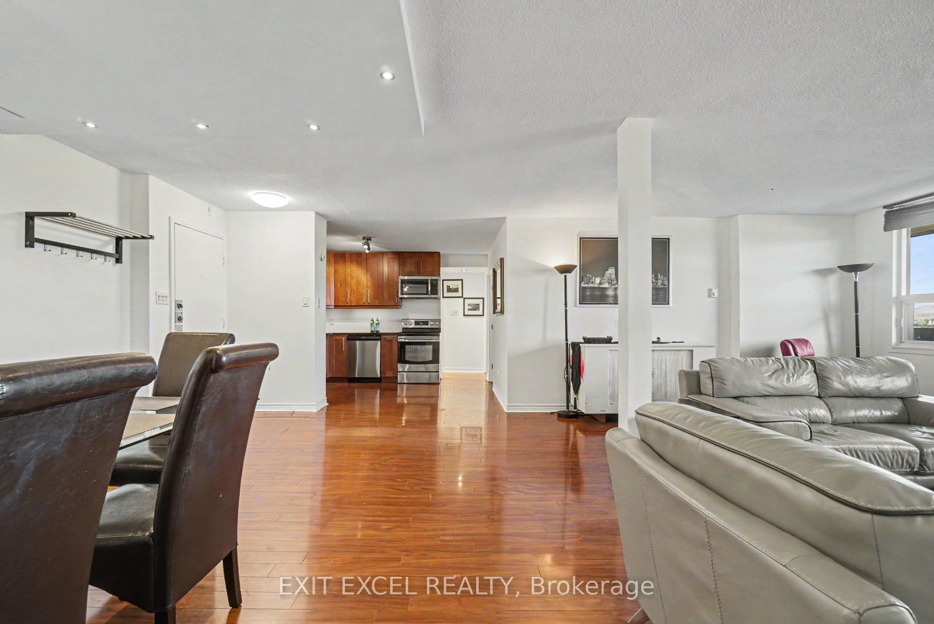 900 Dynes Road 1701 Property Photo 9