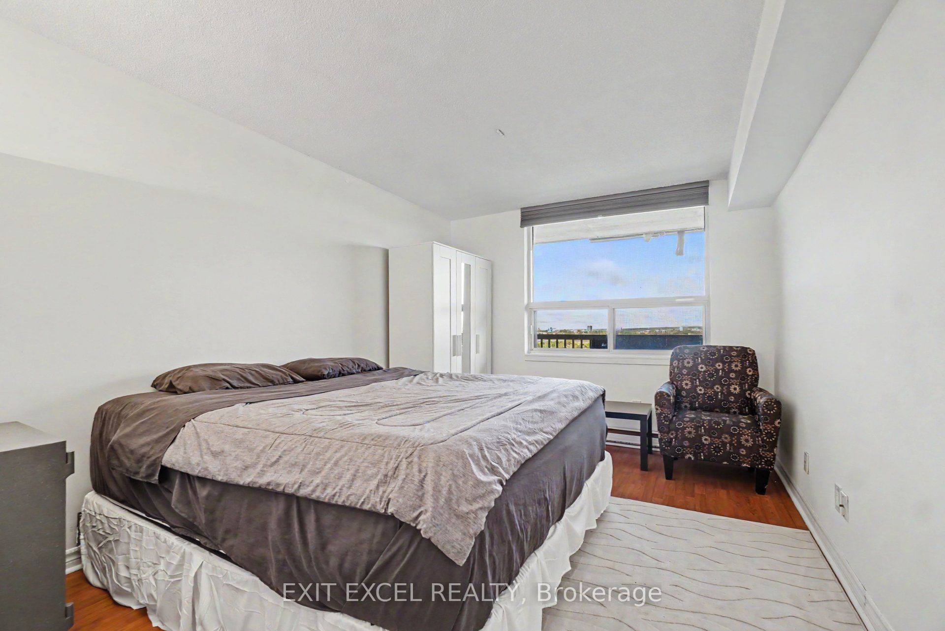 900 Dynes Road 1701 Property Photo 12