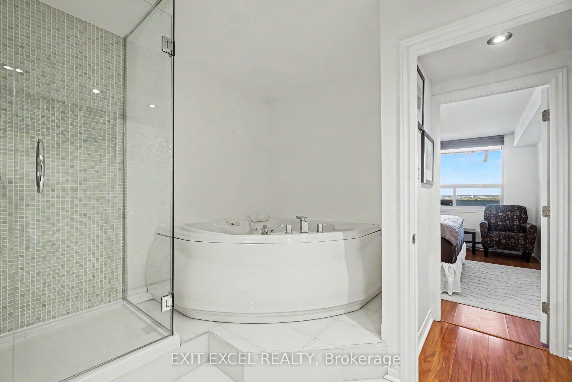 900 Dynes Road 1701 Property Photo 14