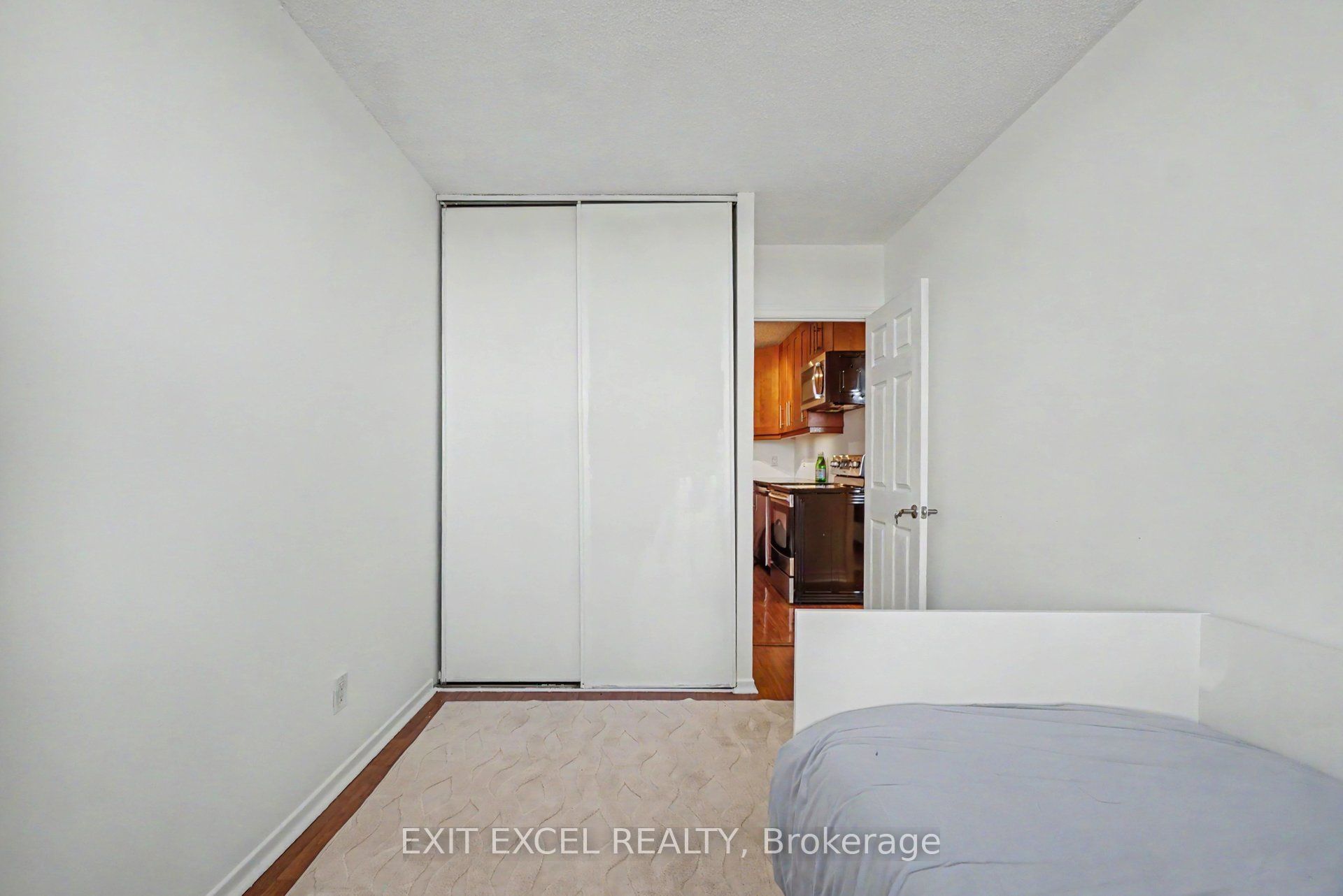 900 Dynes Road 1701 Property Photo 15