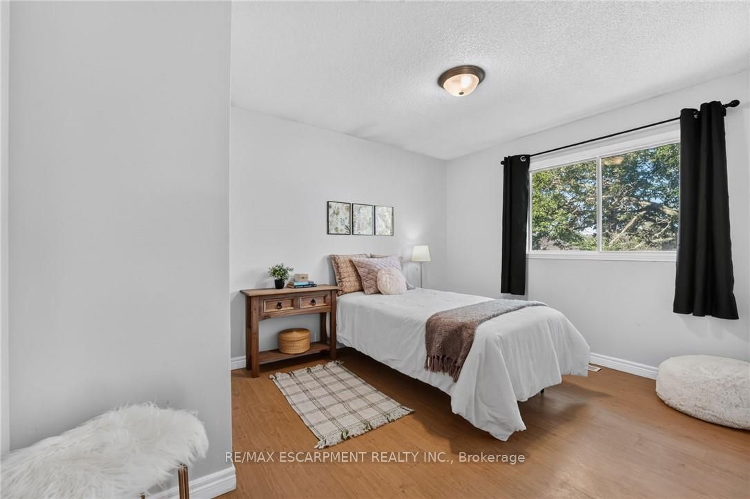 356 Station Street Property Photo 16