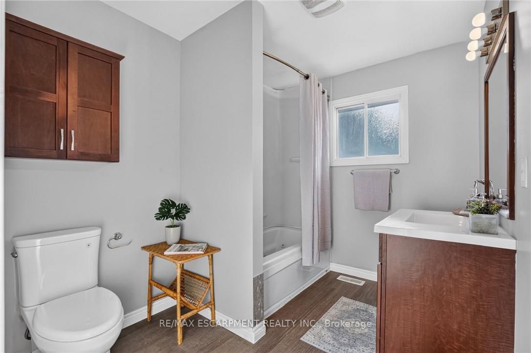 356 Station Street Property Photo 18