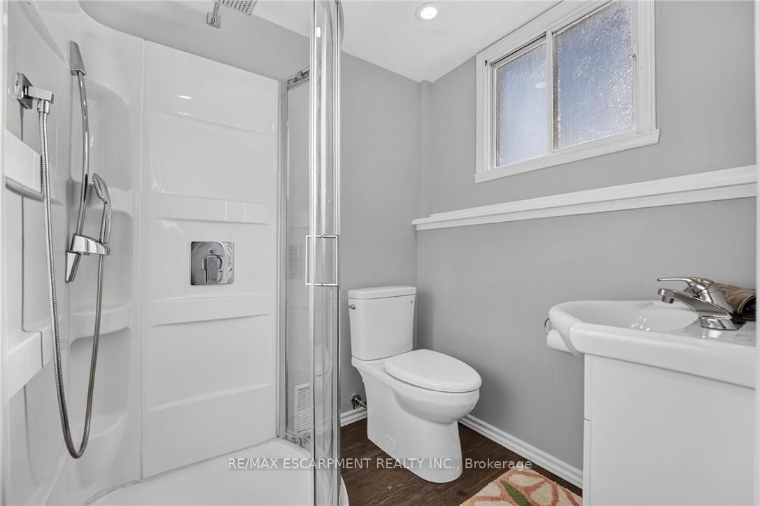 356 Station Street Property Photo 28