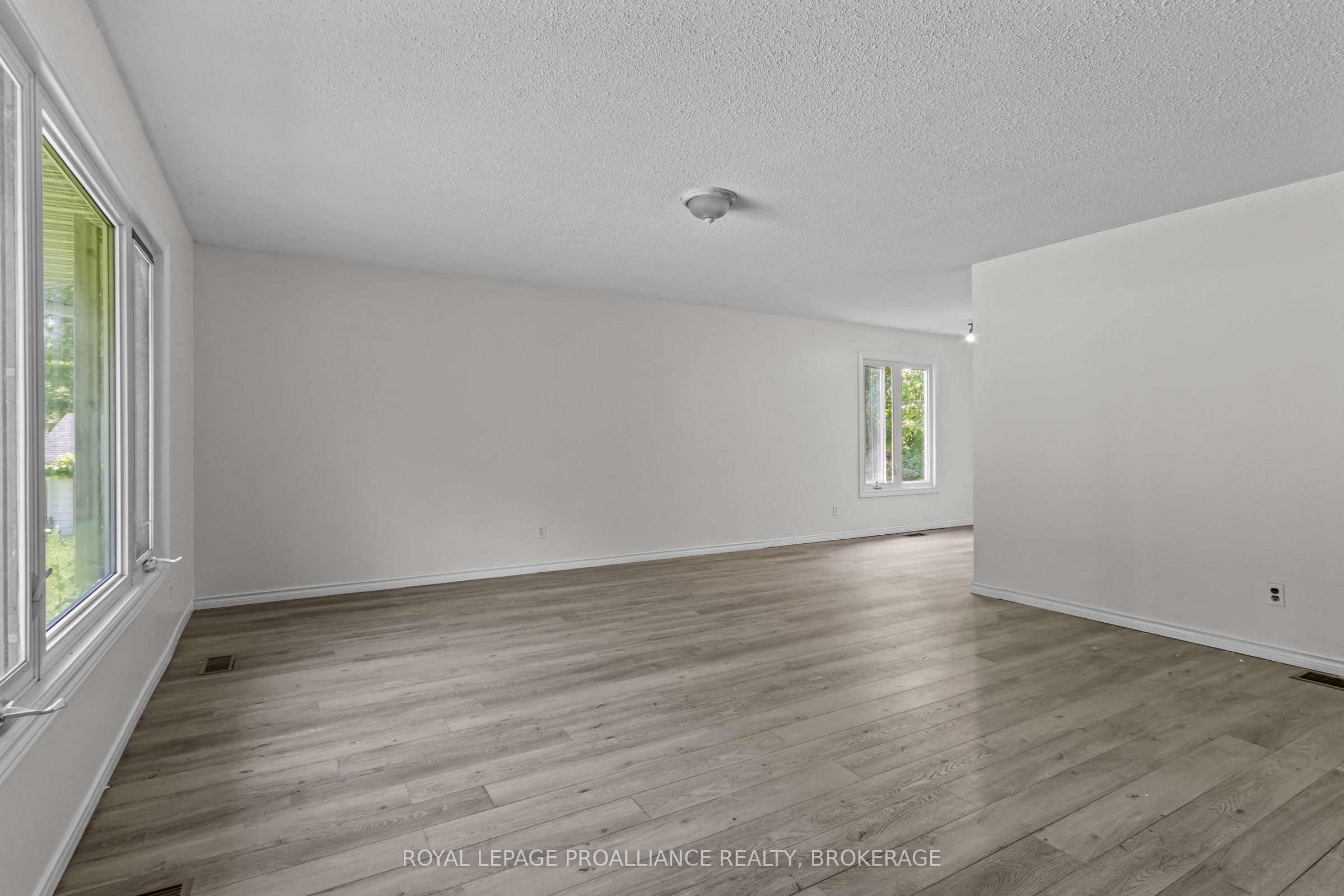 1837 Highway 2 Property Photo 6