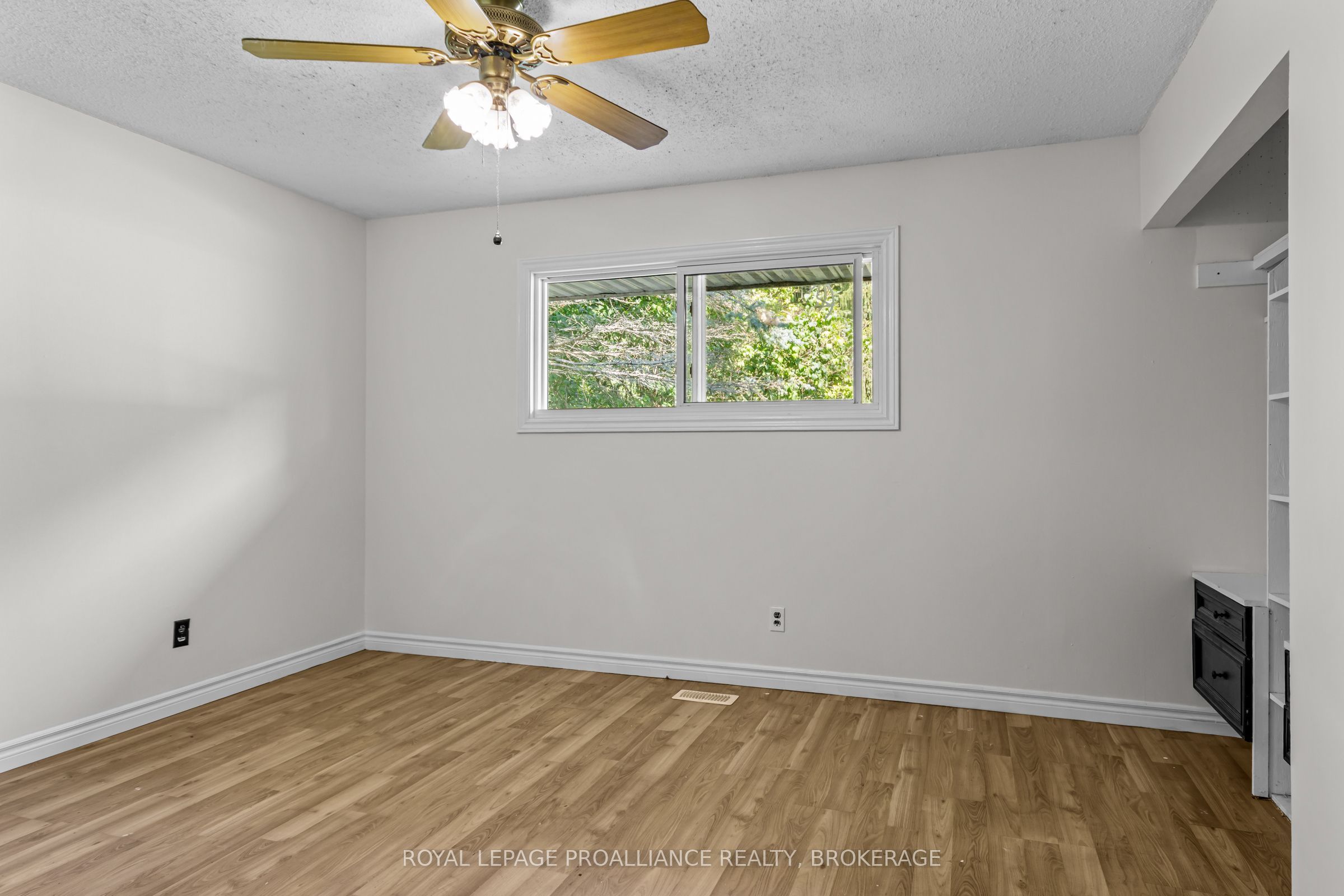 1837 Highway 2 Property Photo 11