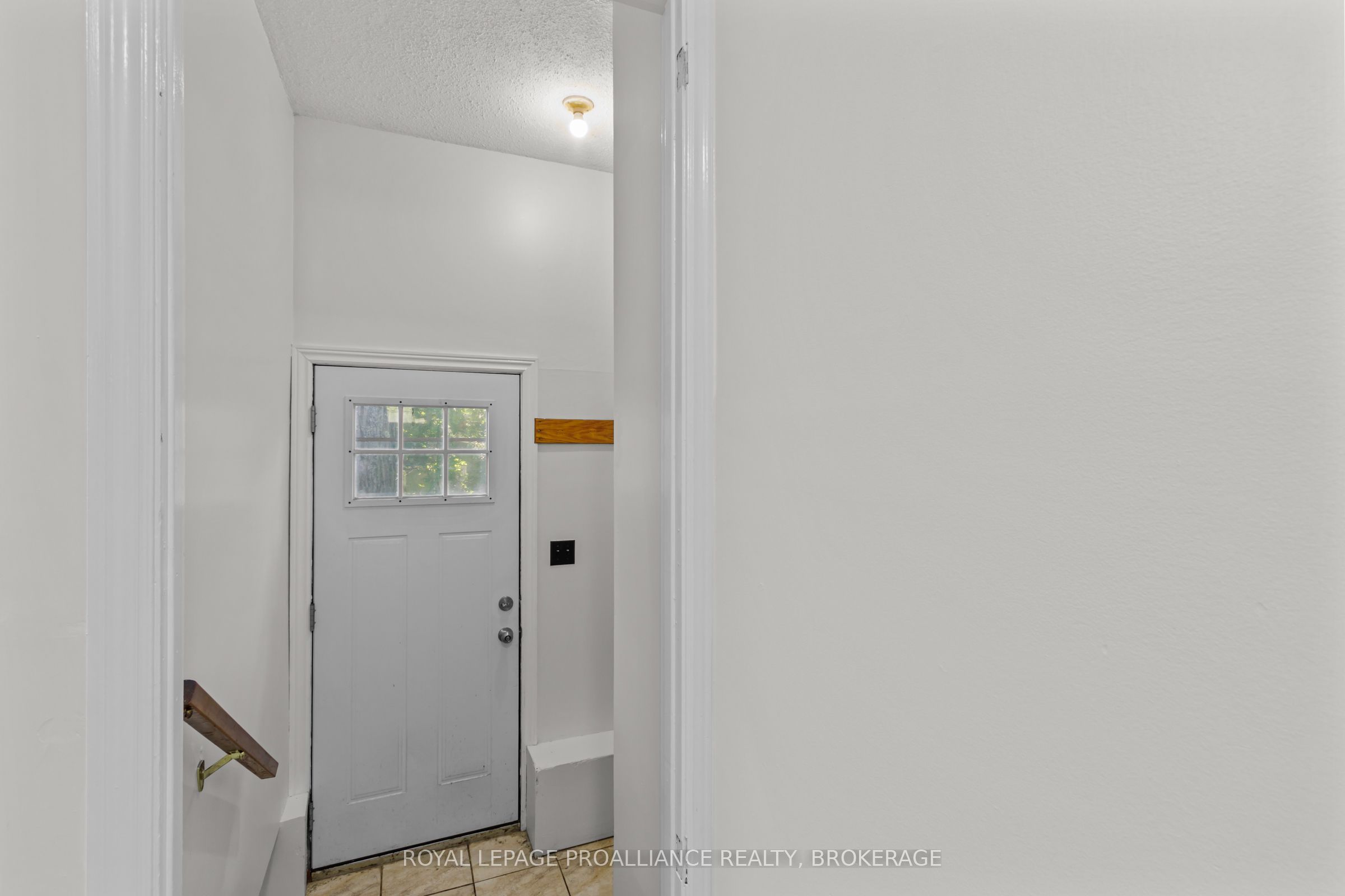 1837 Highway 2 Property Photo 14