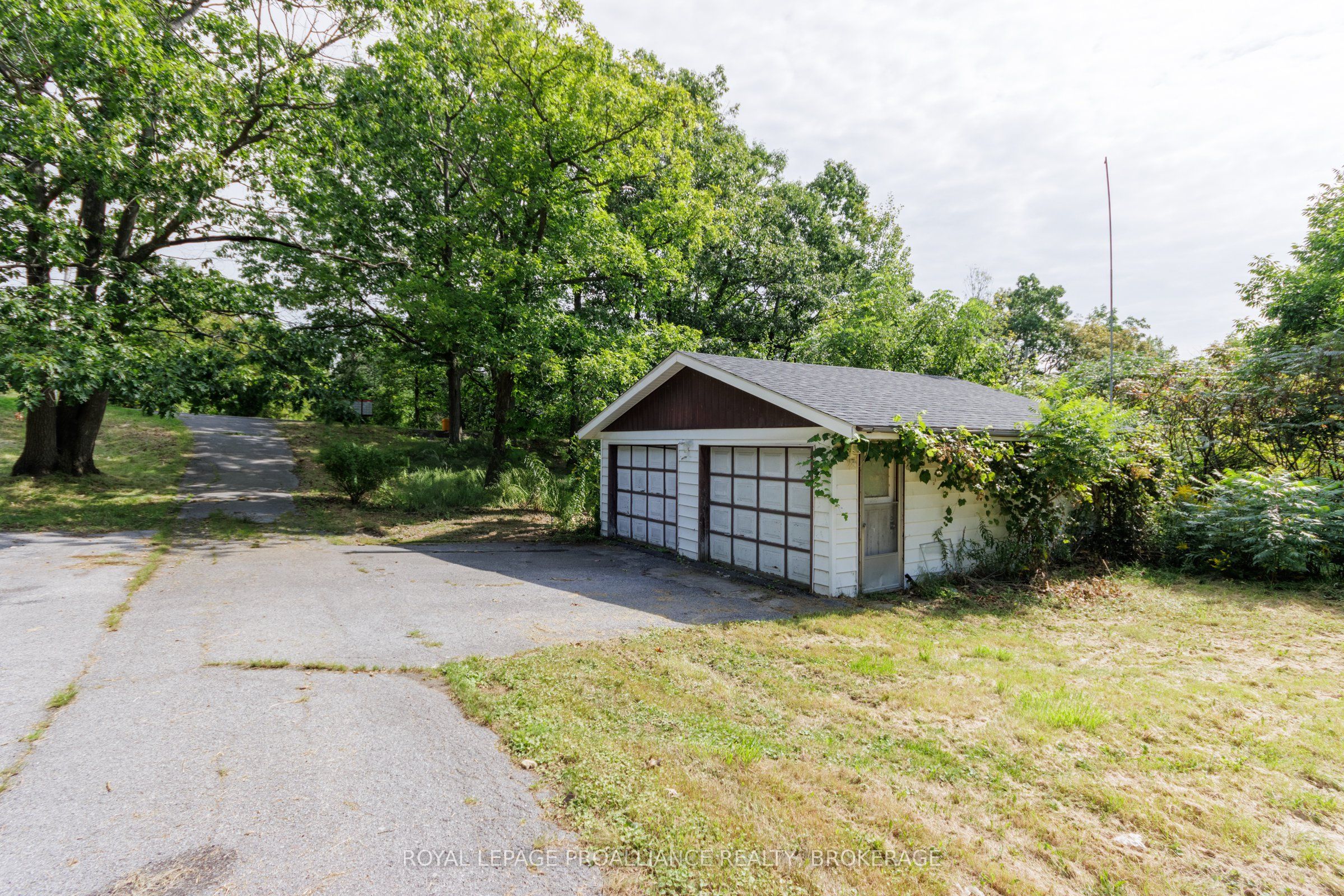 1837 Highway 2 Property Photo 21