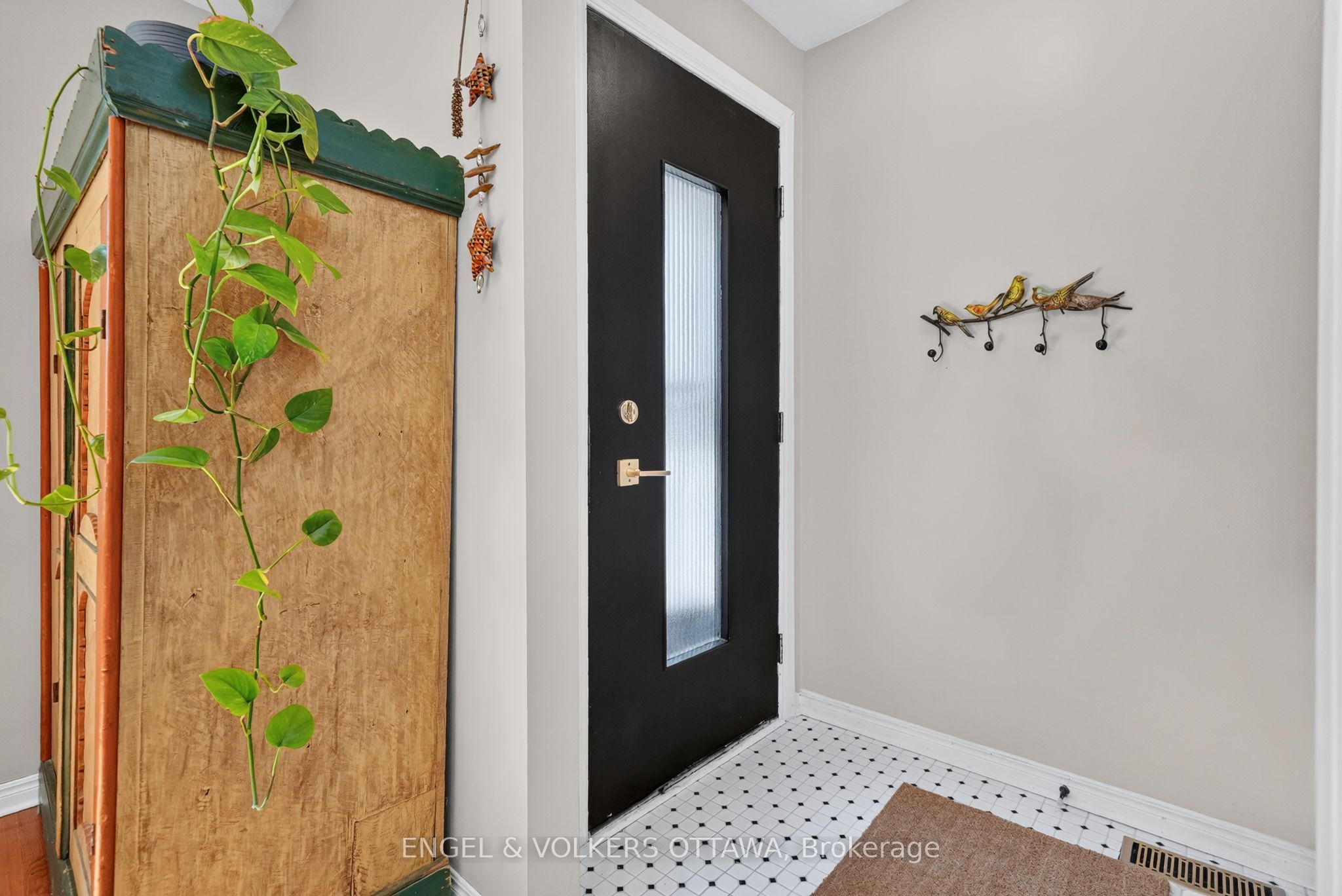 793 Trojan Avenue Property Photo 4