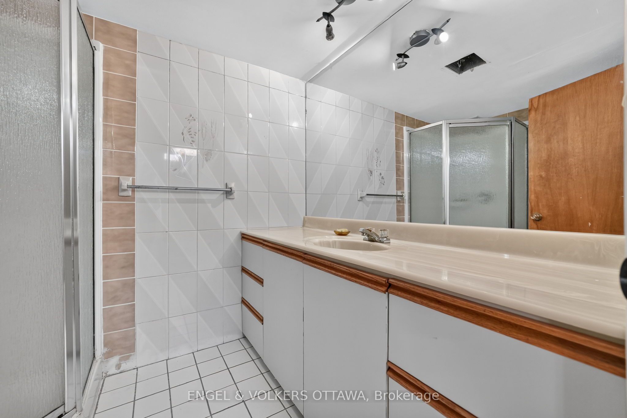 793 Trojan Avenue Property Photo 27