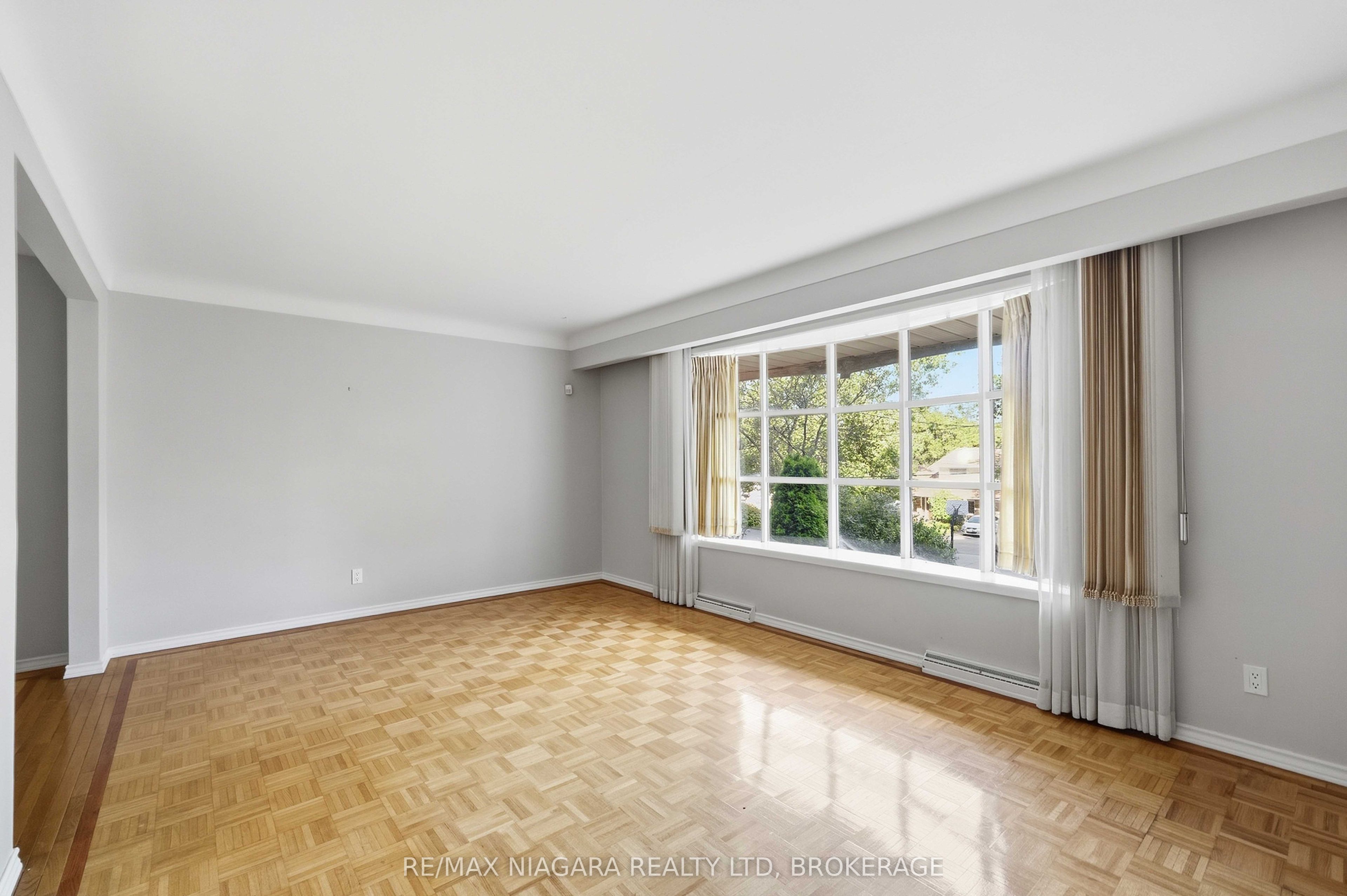 150 Woodside Drive Property Photo 4