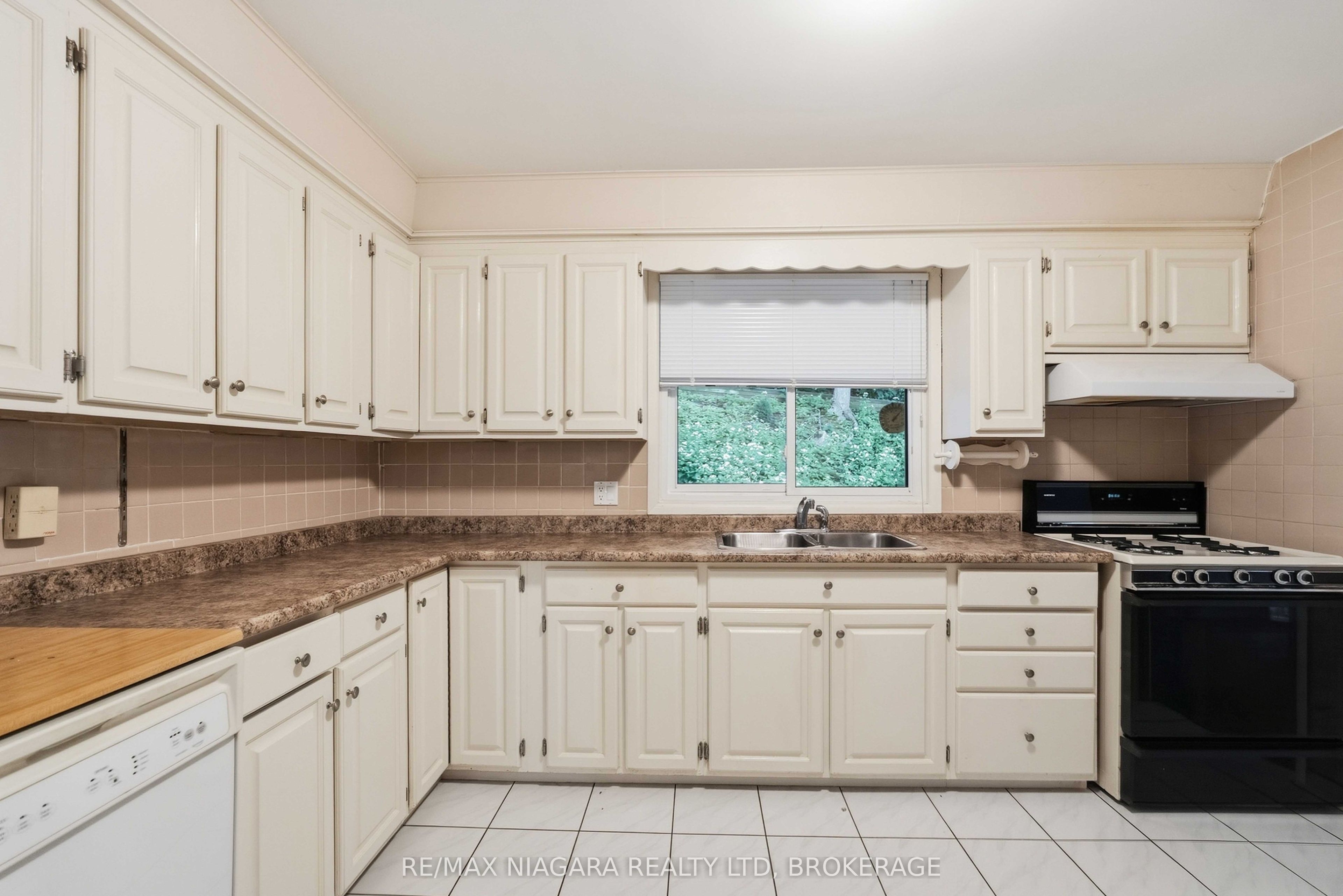 150 Woodside Drive Property Photo 13