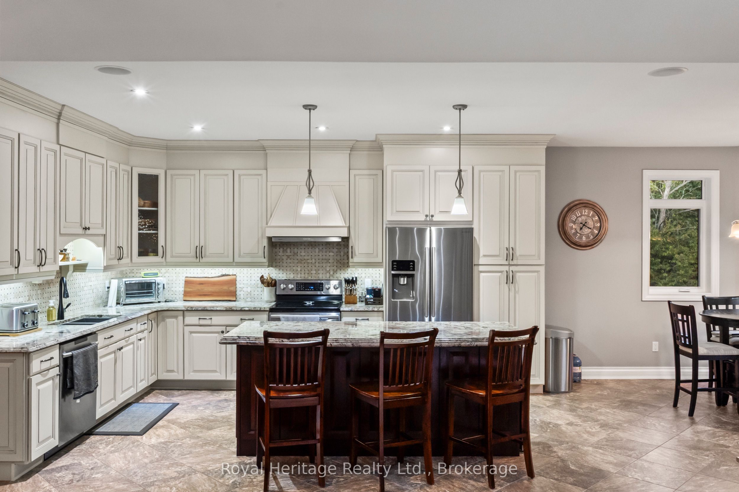 987 Sharpe Line Property Photo 11