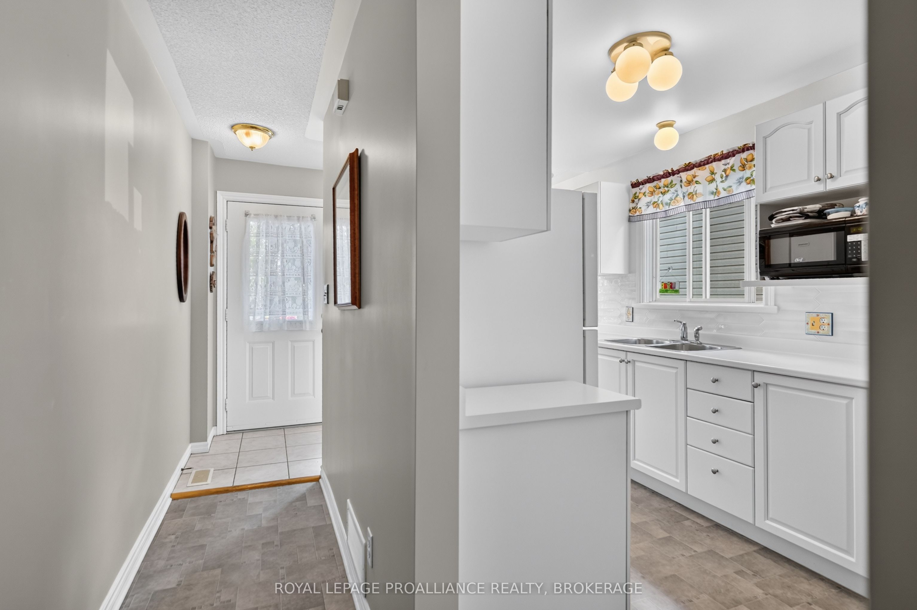733 Shires Way Property Photo 3
