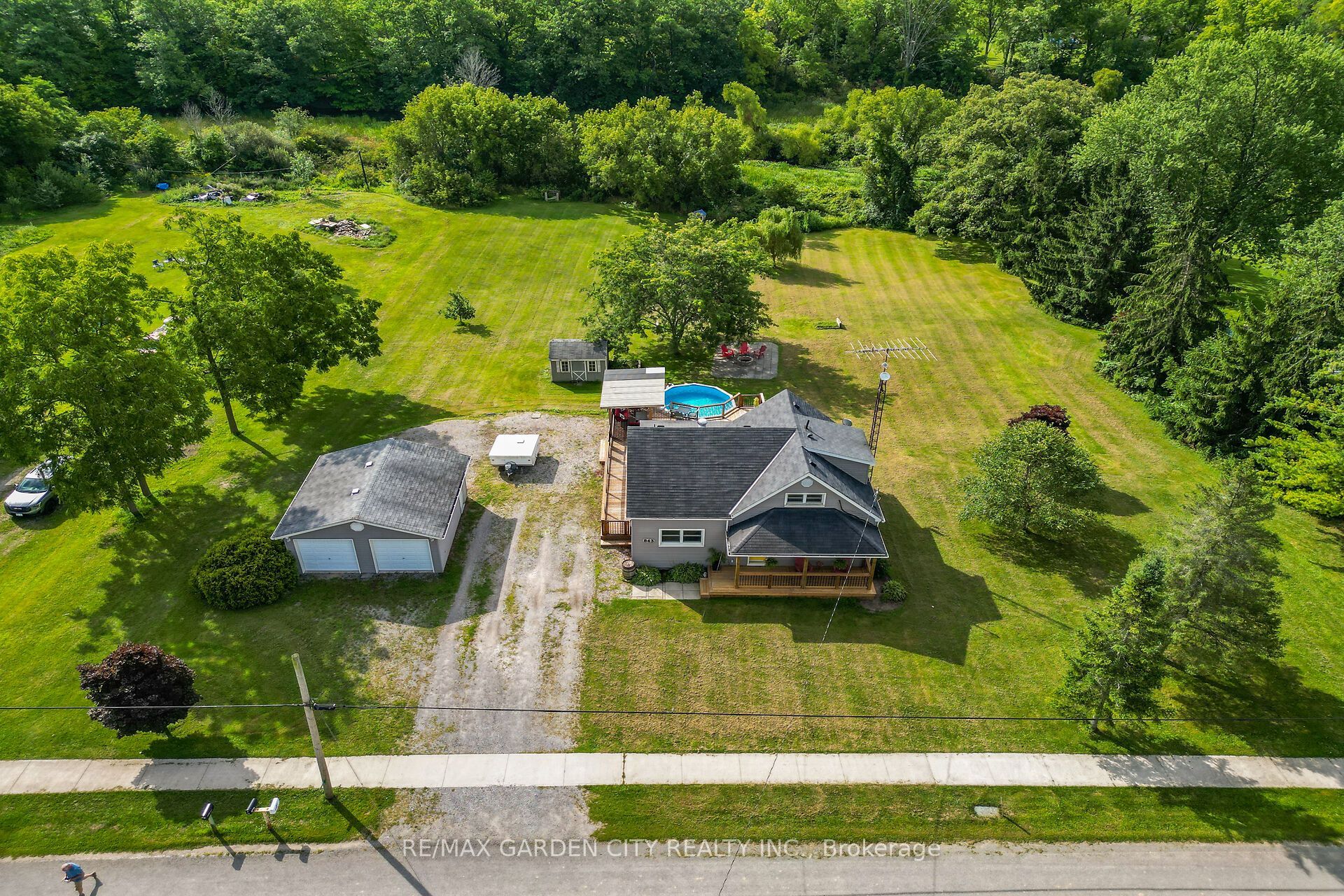 843 Lyons Creek Road Property Photo 1
