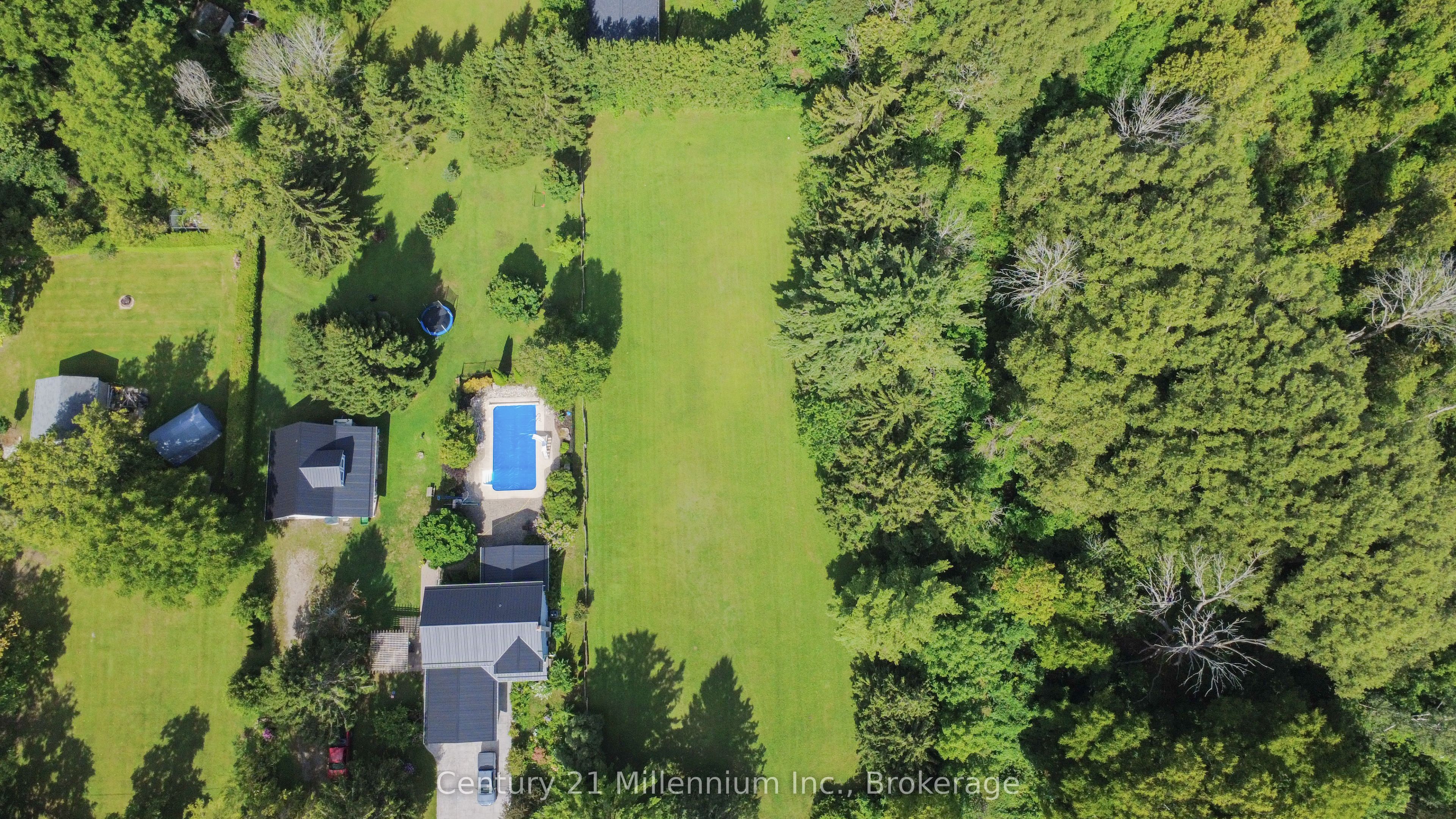 256 Anglesia Street N Property Photo 10