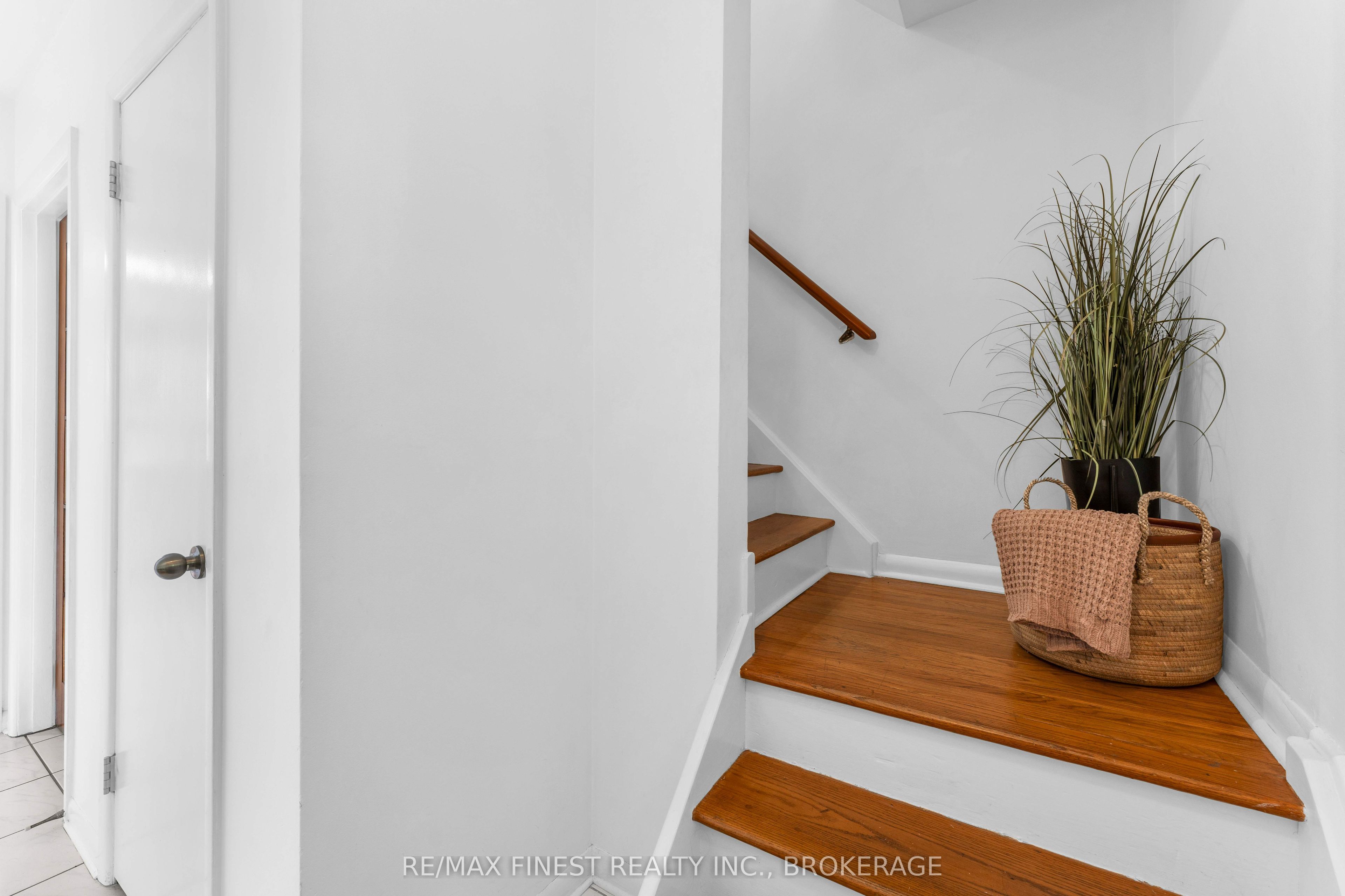330 Meadowcrest Road Property Photo 7