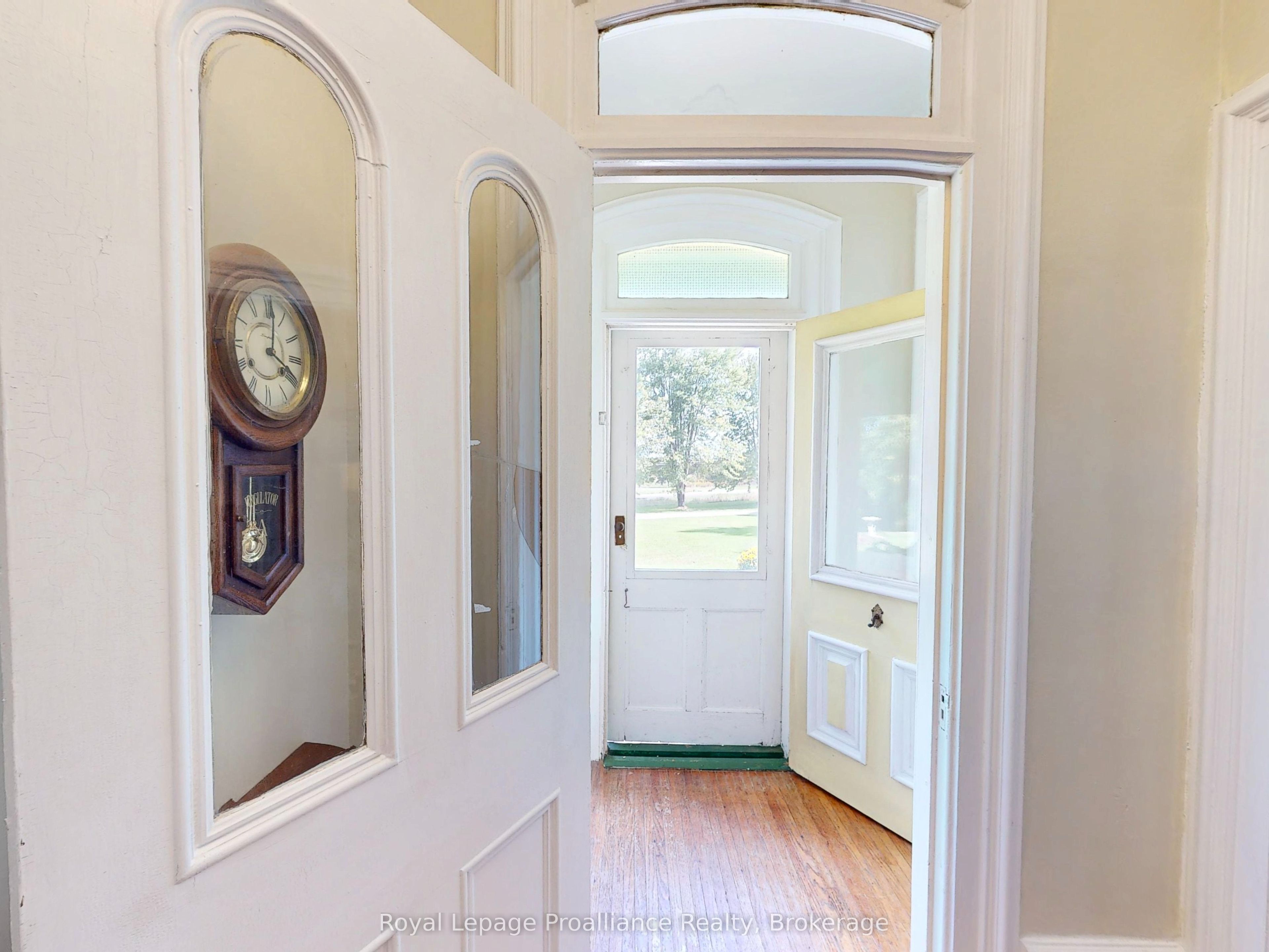 729 Foxboro-stirling Road Property Photo 5