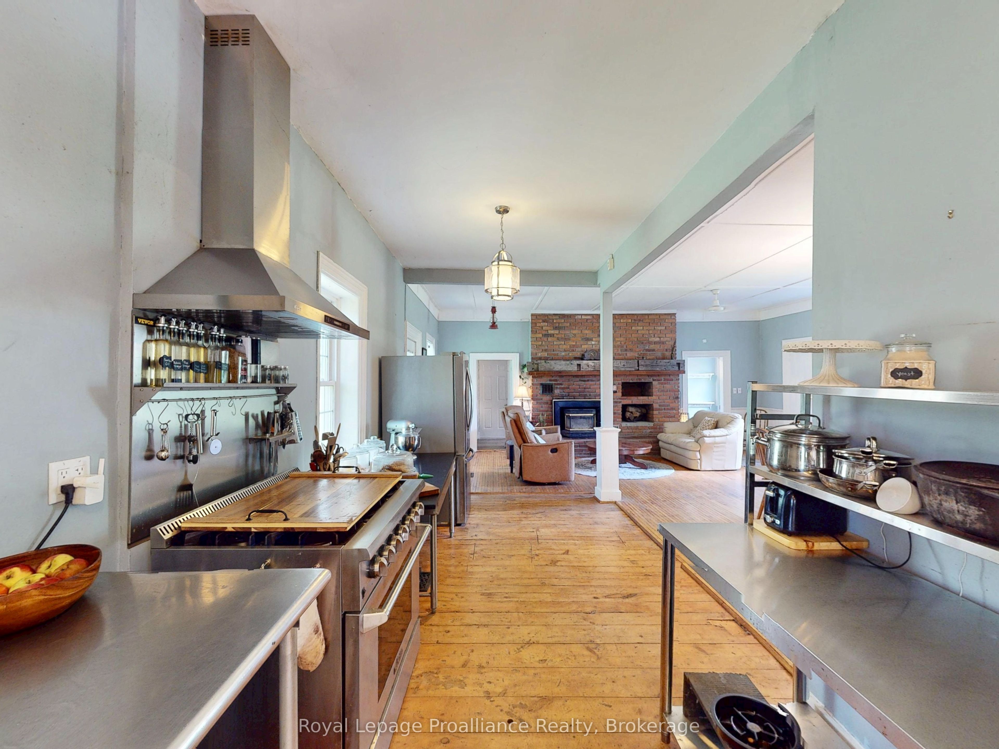 729 Foxboro-stirling Road Property Photo 14