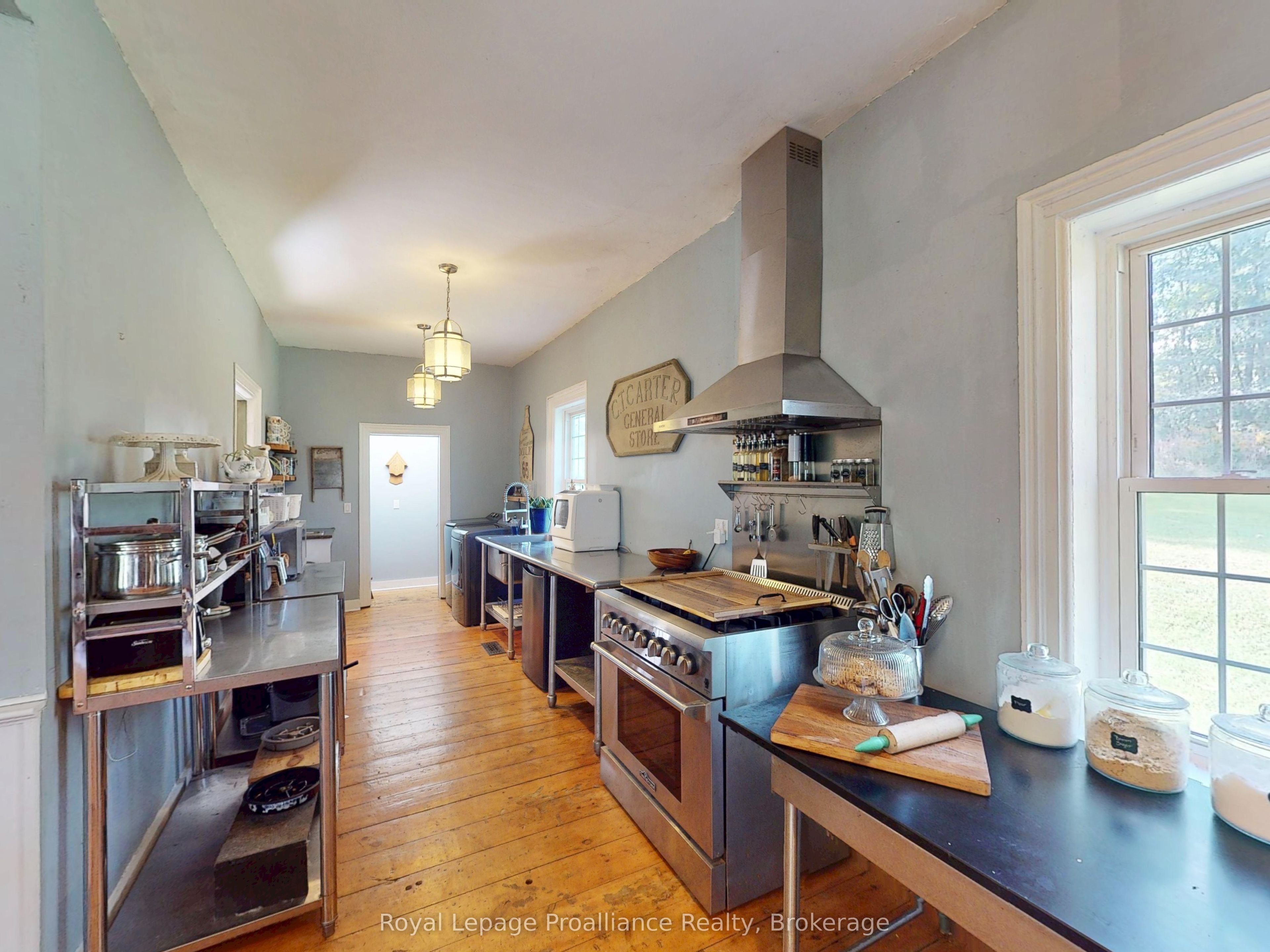 729 Foxboro-stirling Road Property Photo 15