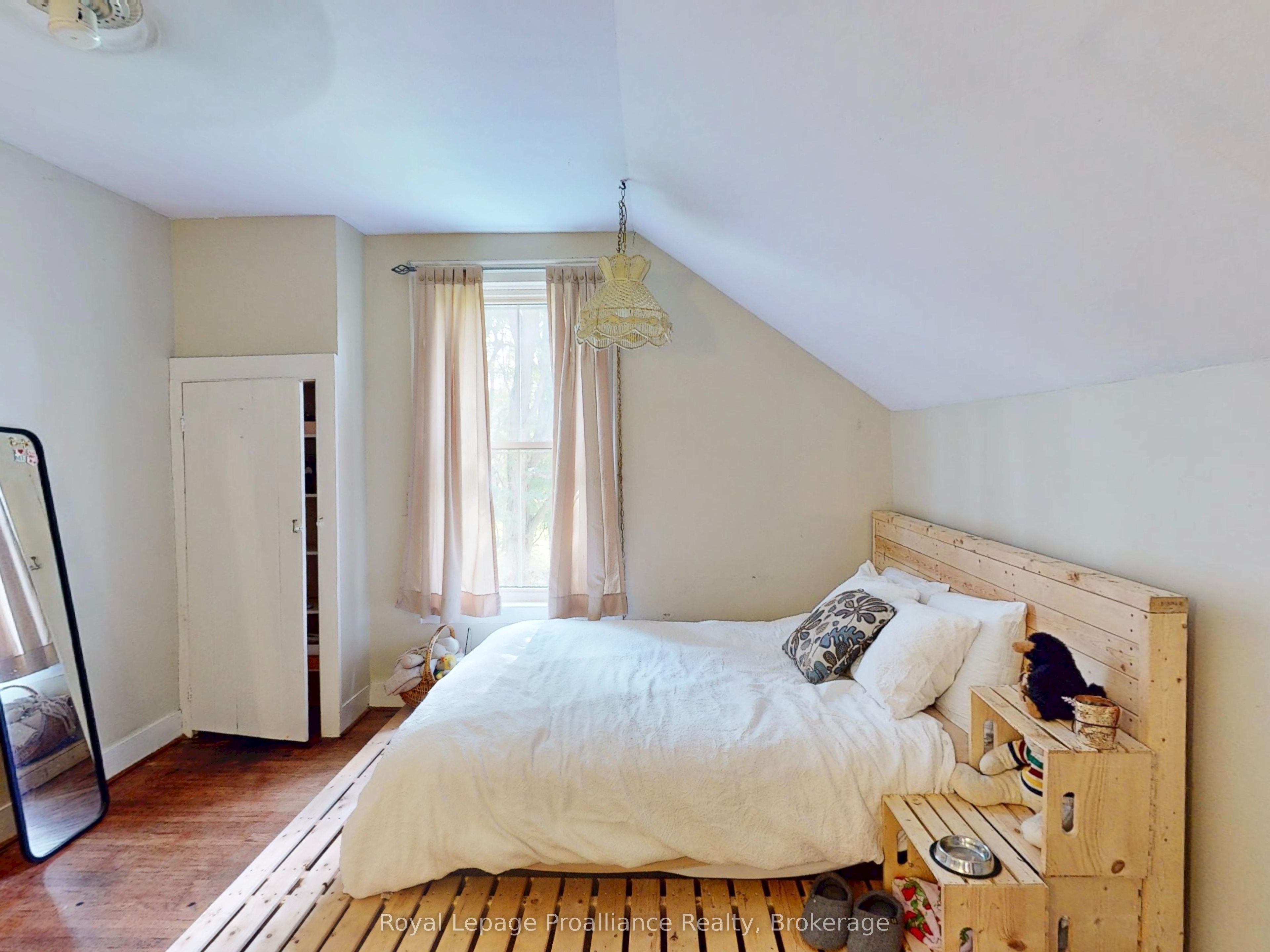 729 Foxboro-stirling Road Property Photo 24