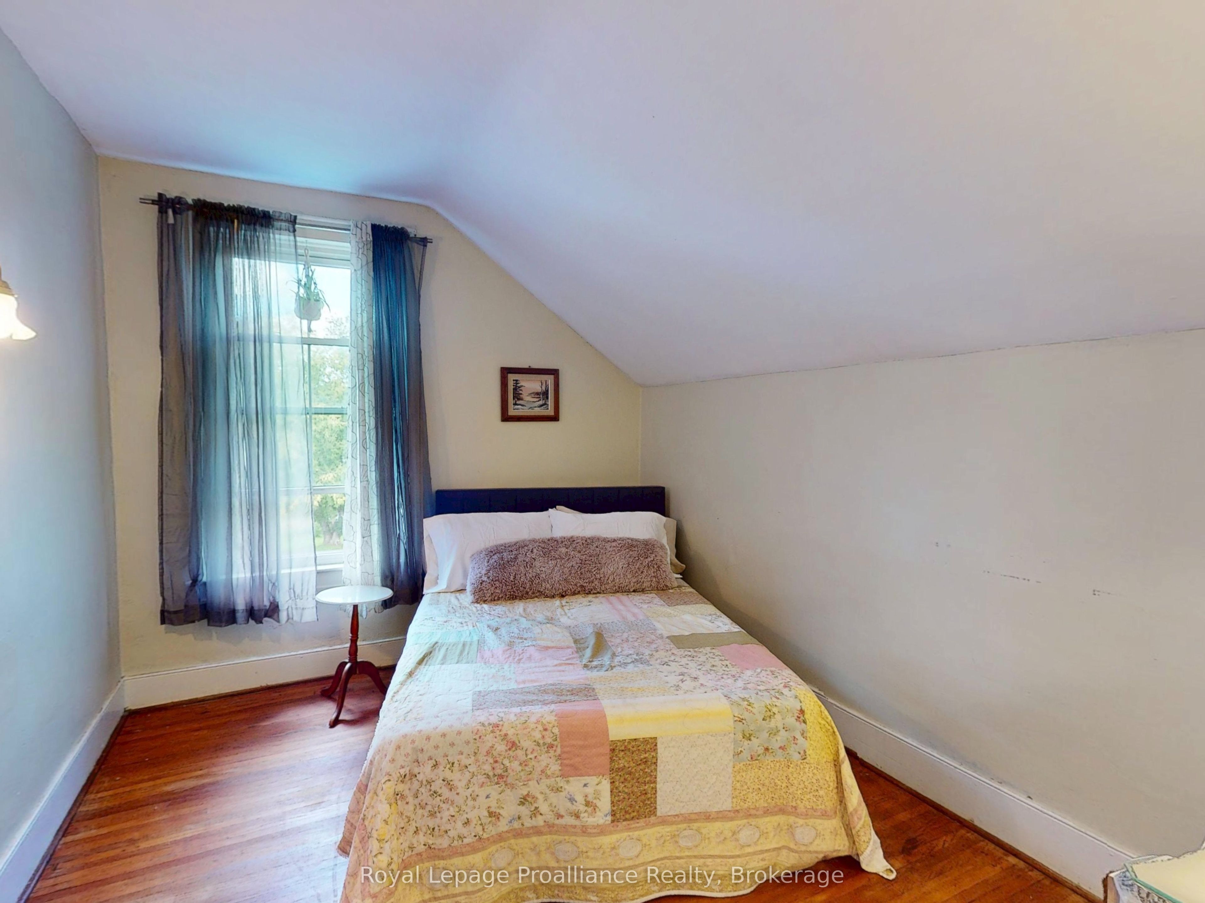 729 Foxboro-stirling Road Property Photo 32