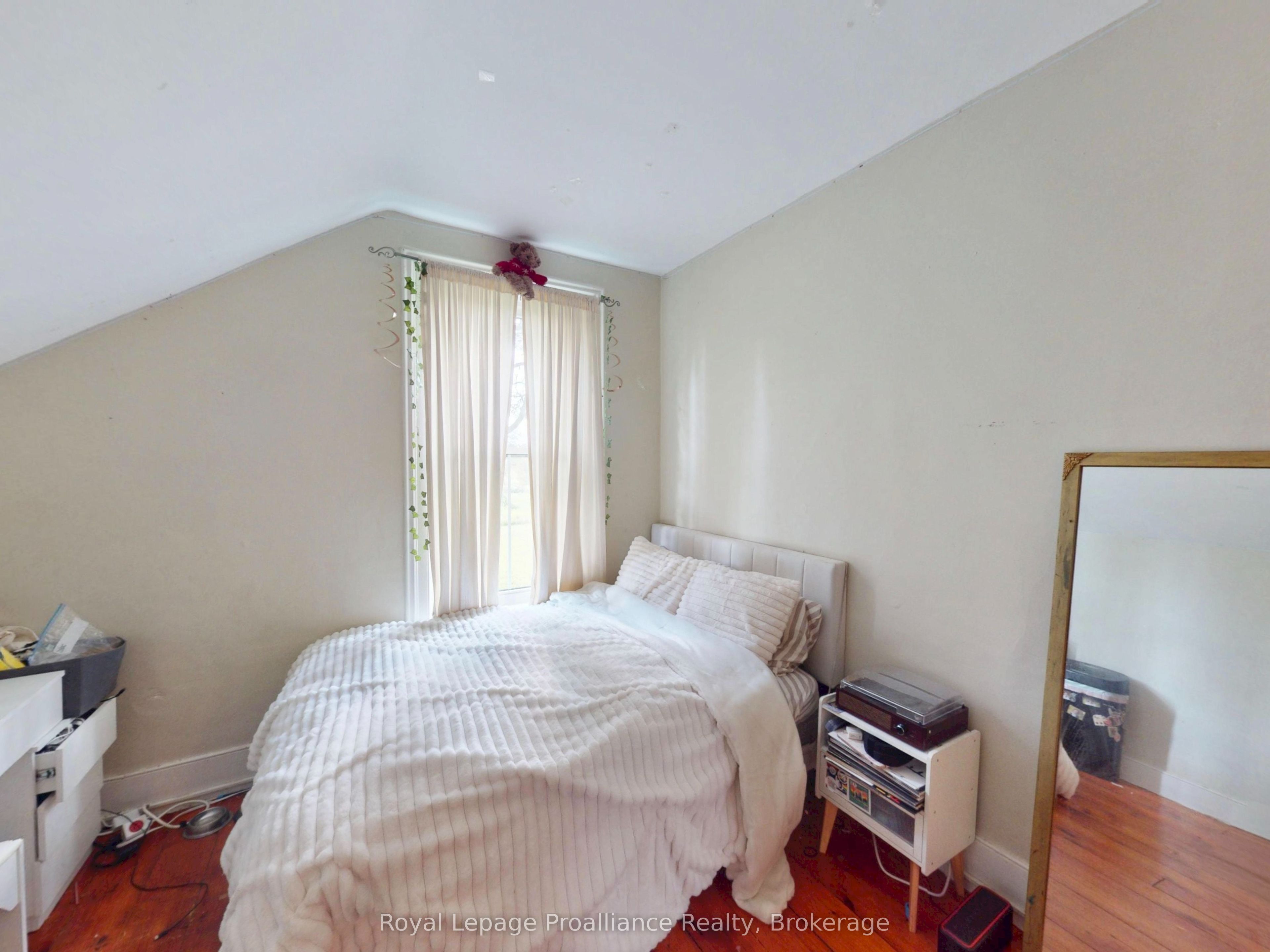 729 Foxboro-stirling Road Property Photo 37